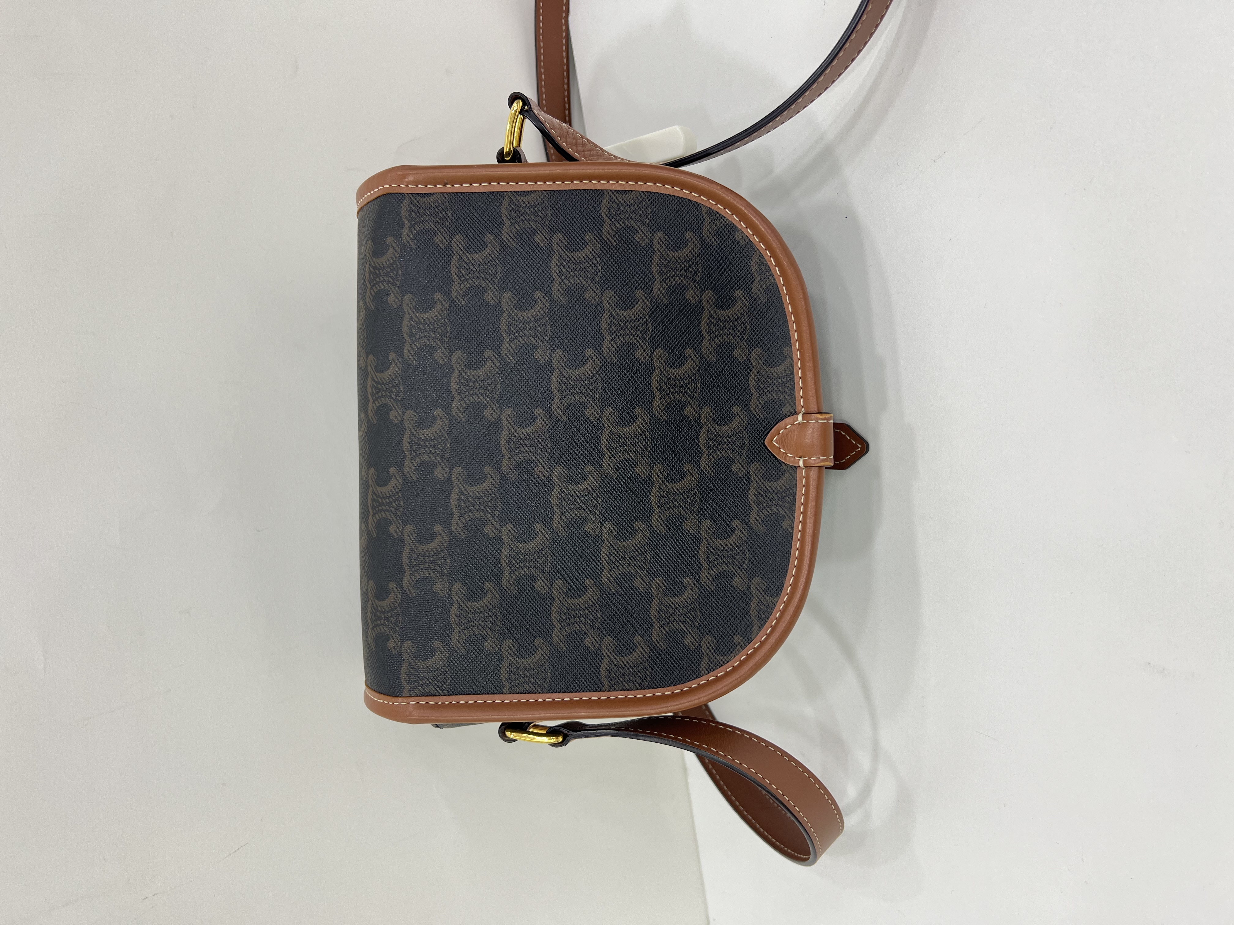 直播貨品 |  [1個-$100 2個-$300］E20