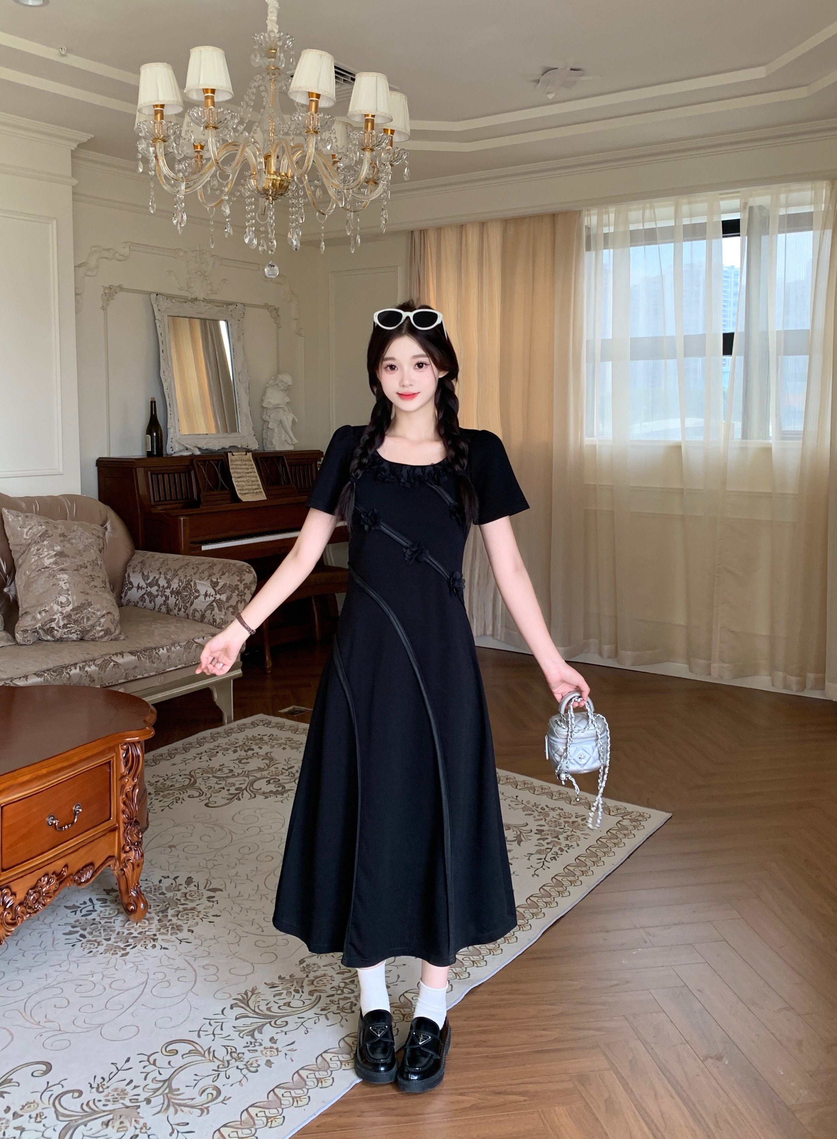 B33(64980) 法式气质立体花朵斜暗纹显瘦黑杏连身裙