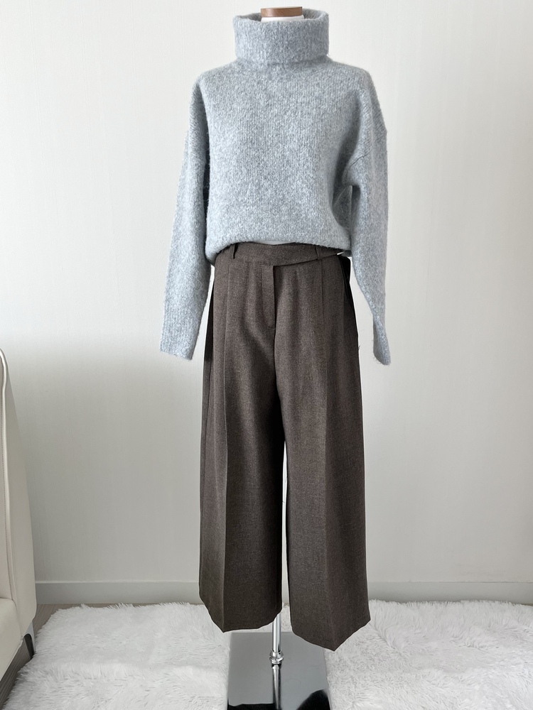 The Souffle Soft Sweater (Oat)