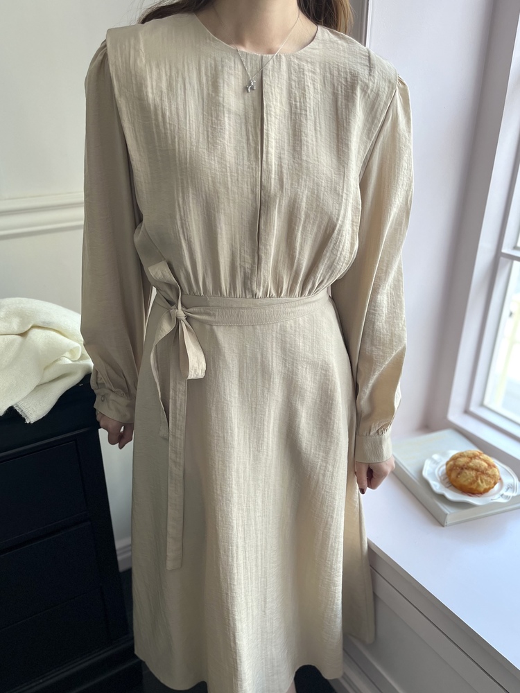 Pleated Yoke Detail Dress (Beige)