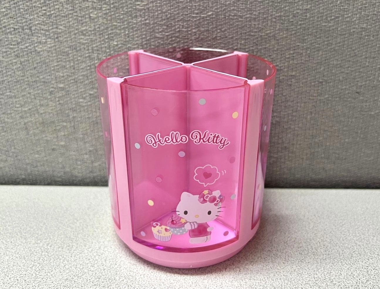 🎌日本直送🎌 Sanrio 卡通 4格旋轉筆筒