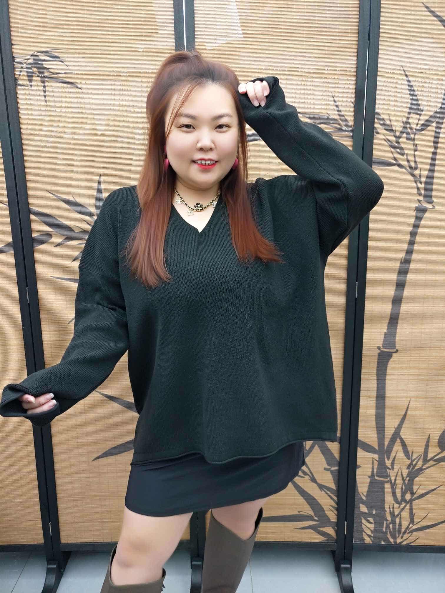 DDF07 2304 V领针织长袖单色上衣