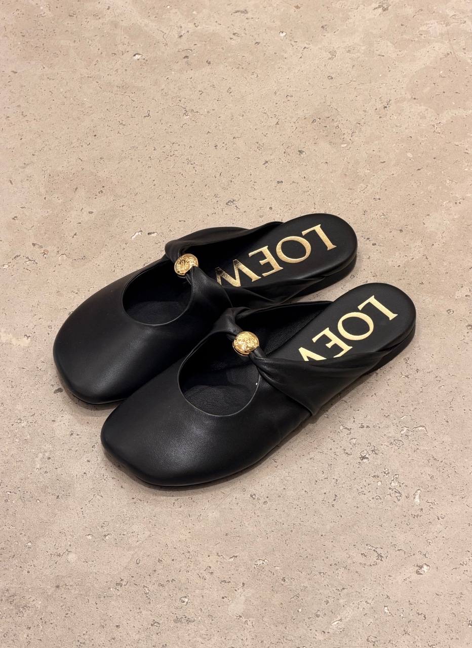 限時優惠✨訂貨🍒Loewe pebble 小金鈕半拖 Size 36/37/38/39