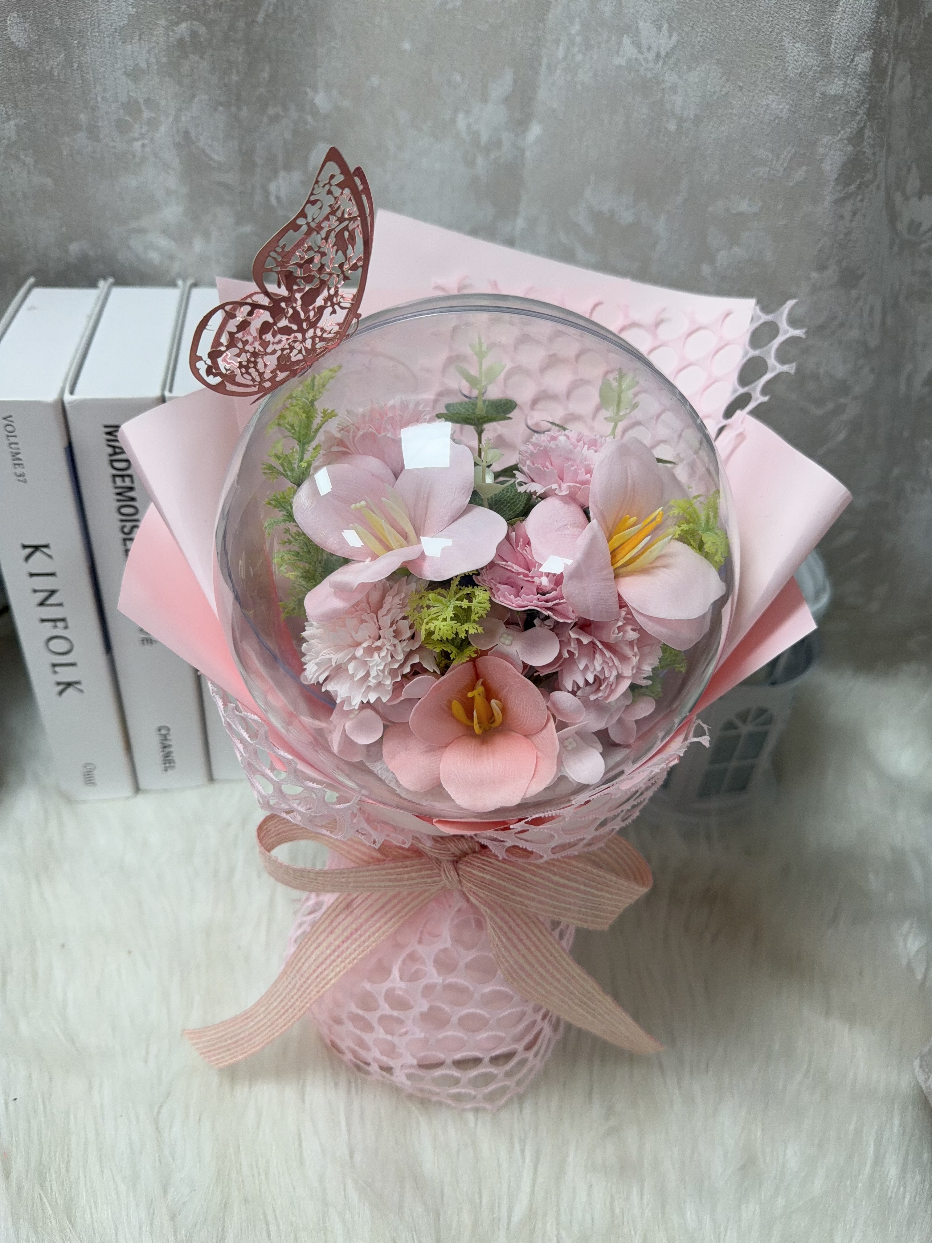 康乃馨鬱金香粉紅番梘花波波球花束