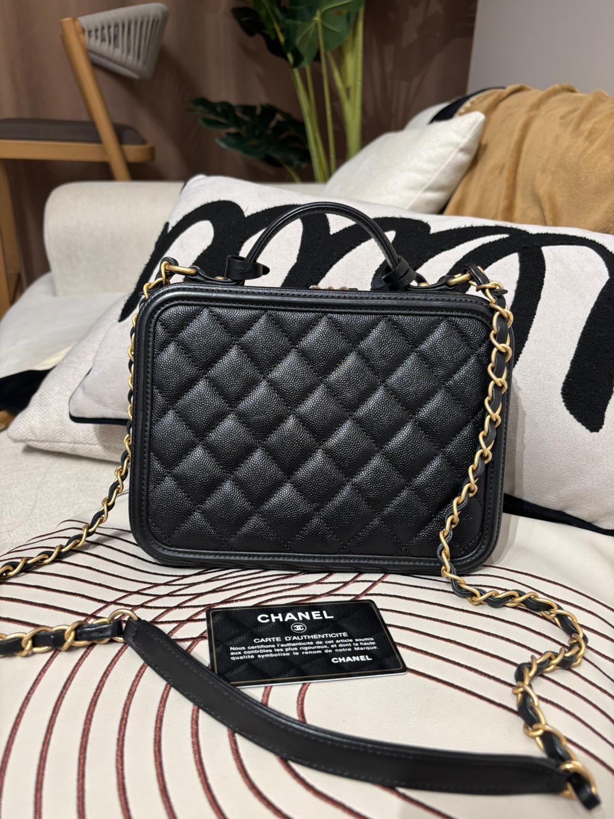 Chanel cc filigree vanity with chain 21cm 黑色荔枝牛皮金鏈 100%Authentic ,98%new ✅25card✅dust bag ✅盒 