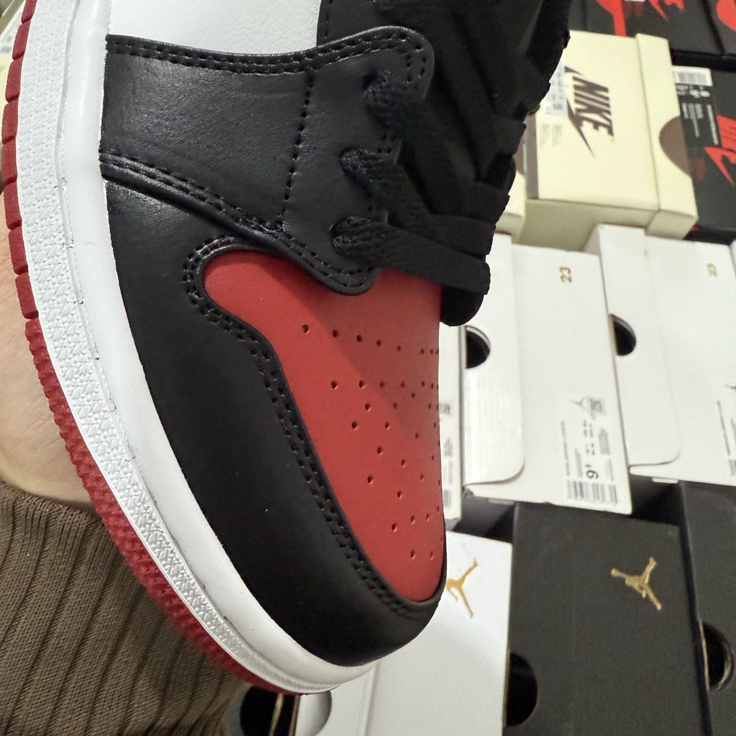 Nike Air Jordan 1 Low "Bred Toe" 553558-612