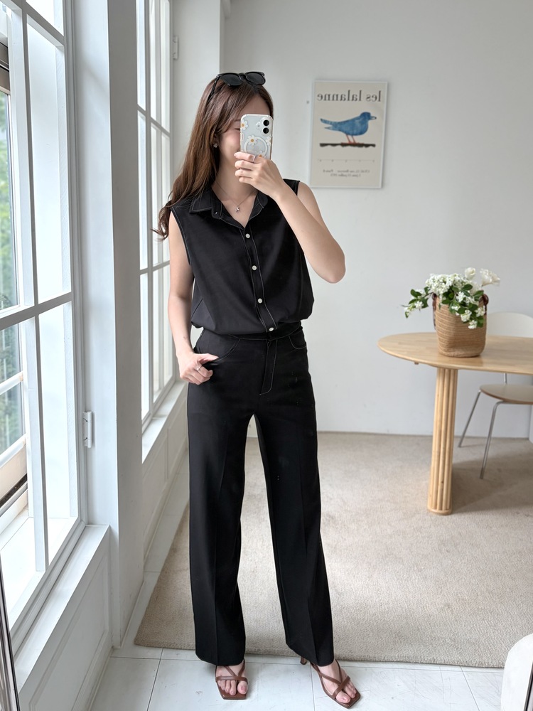 Topstitched Sleeveless Blouse (Black)