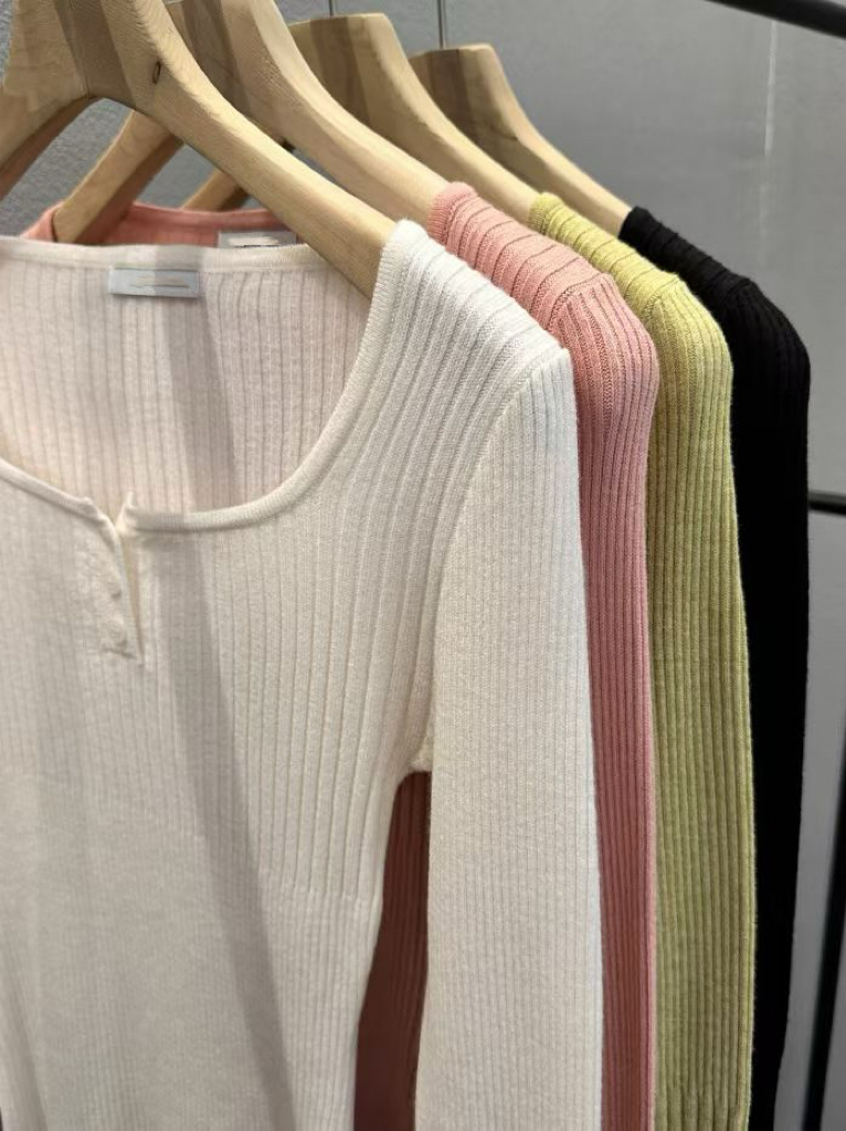 Elegant U neck knit top