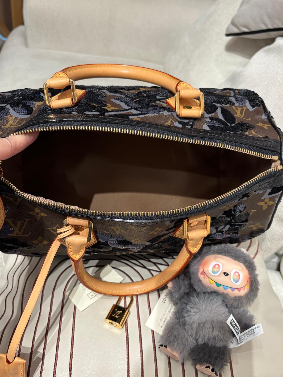 Lv speedy 30 Fleur De Jais Sequin 限量款 100%Authentic,98%new  ✅鎖，鎖匙✅塵袋