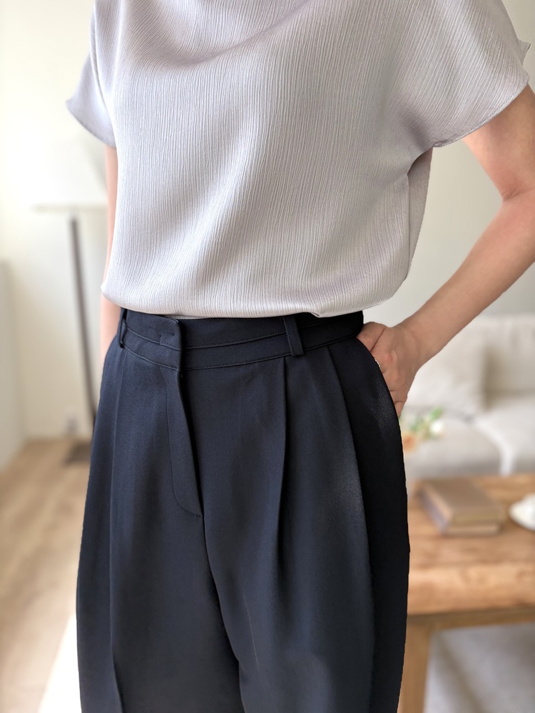 Timeless Pleated Flow Pants (Navy)