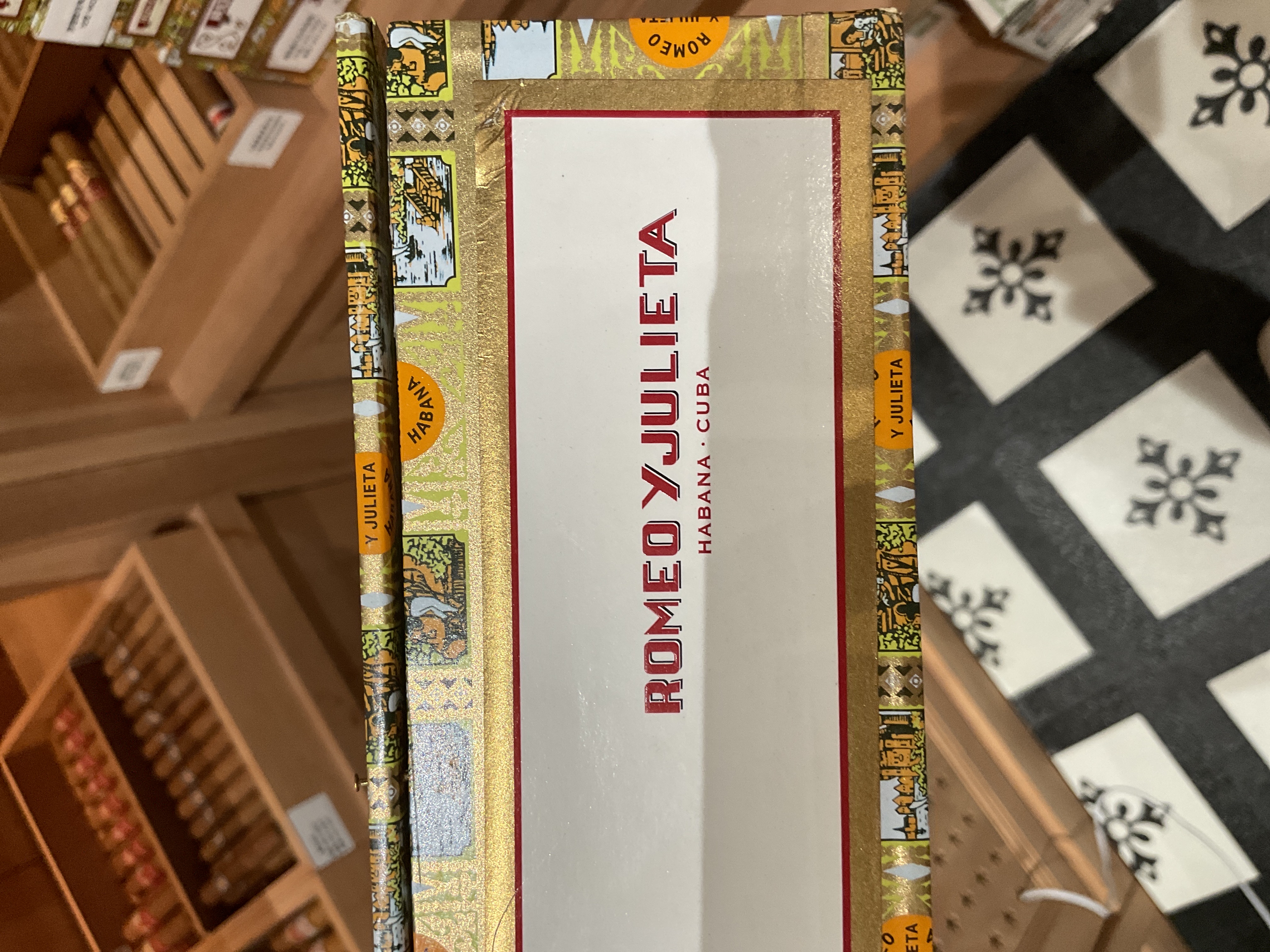 ROMEO Y JULIETA羅密歐半皇冠（單支）