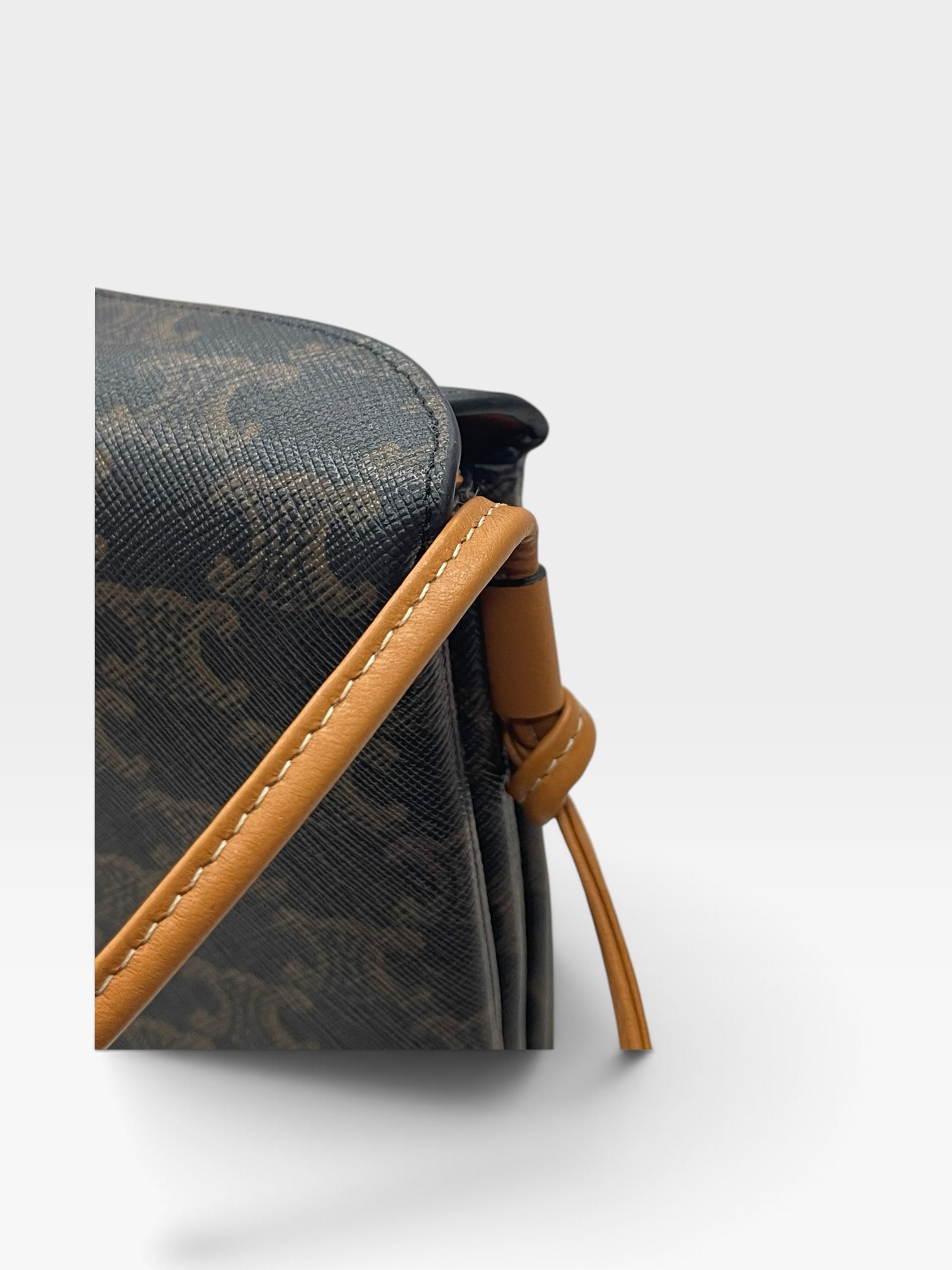 Pre-Owned CELINE Trio Flap / Product Code: 102916