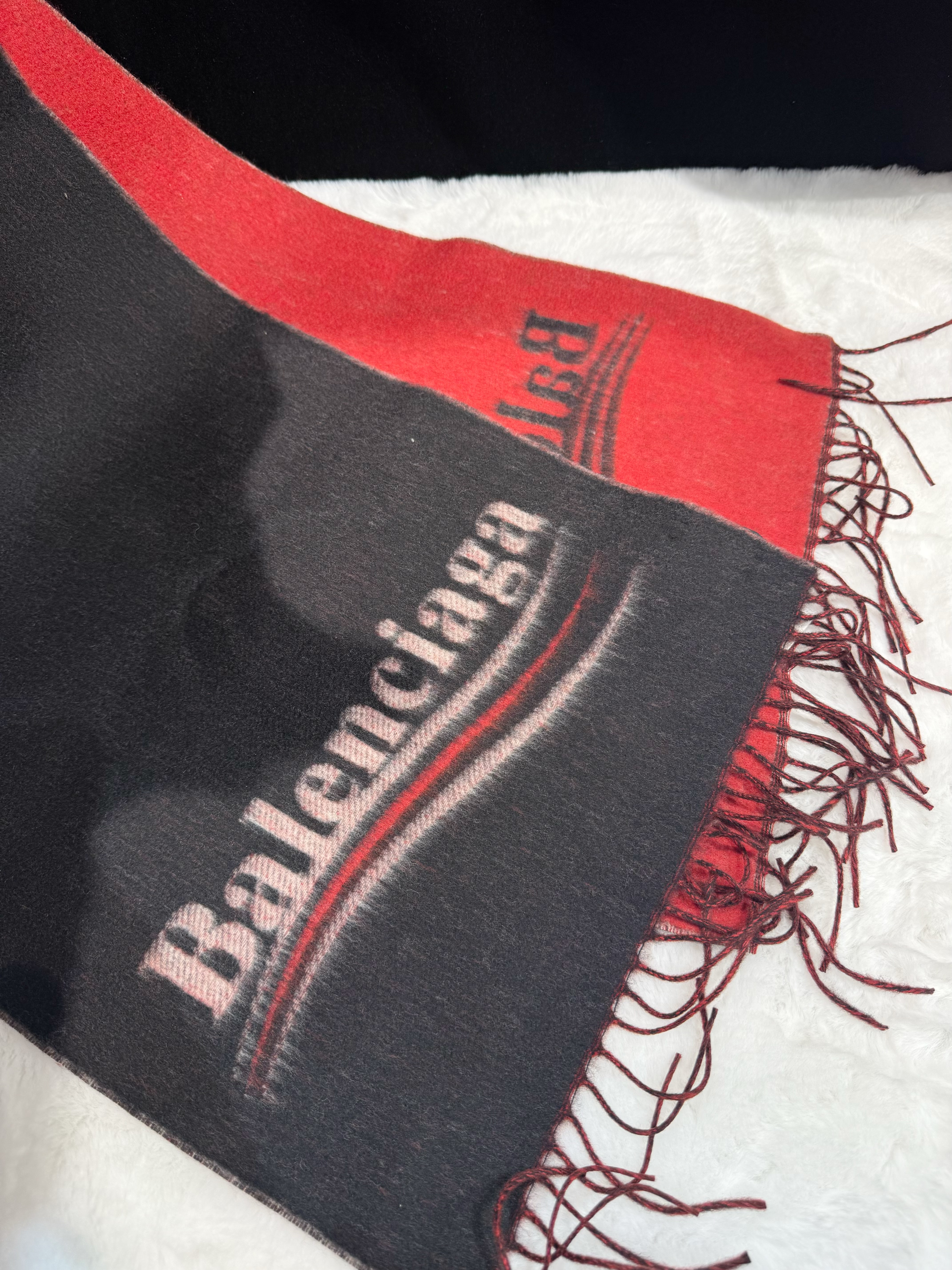 Balenciaga scarf blk/red
