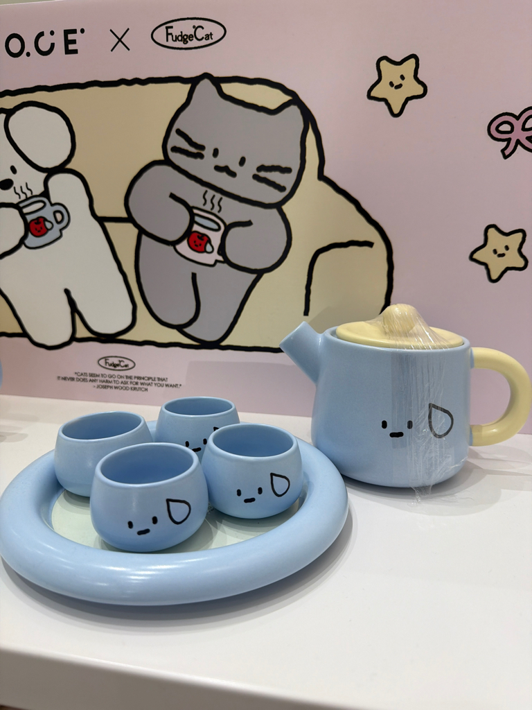 Fudge Cat Acid - Sugar Family Teapot Six Piece Set