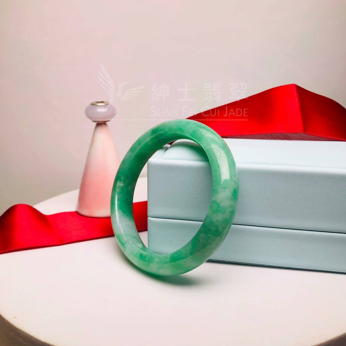 滿綠甜色貴妃鐲51.7mm