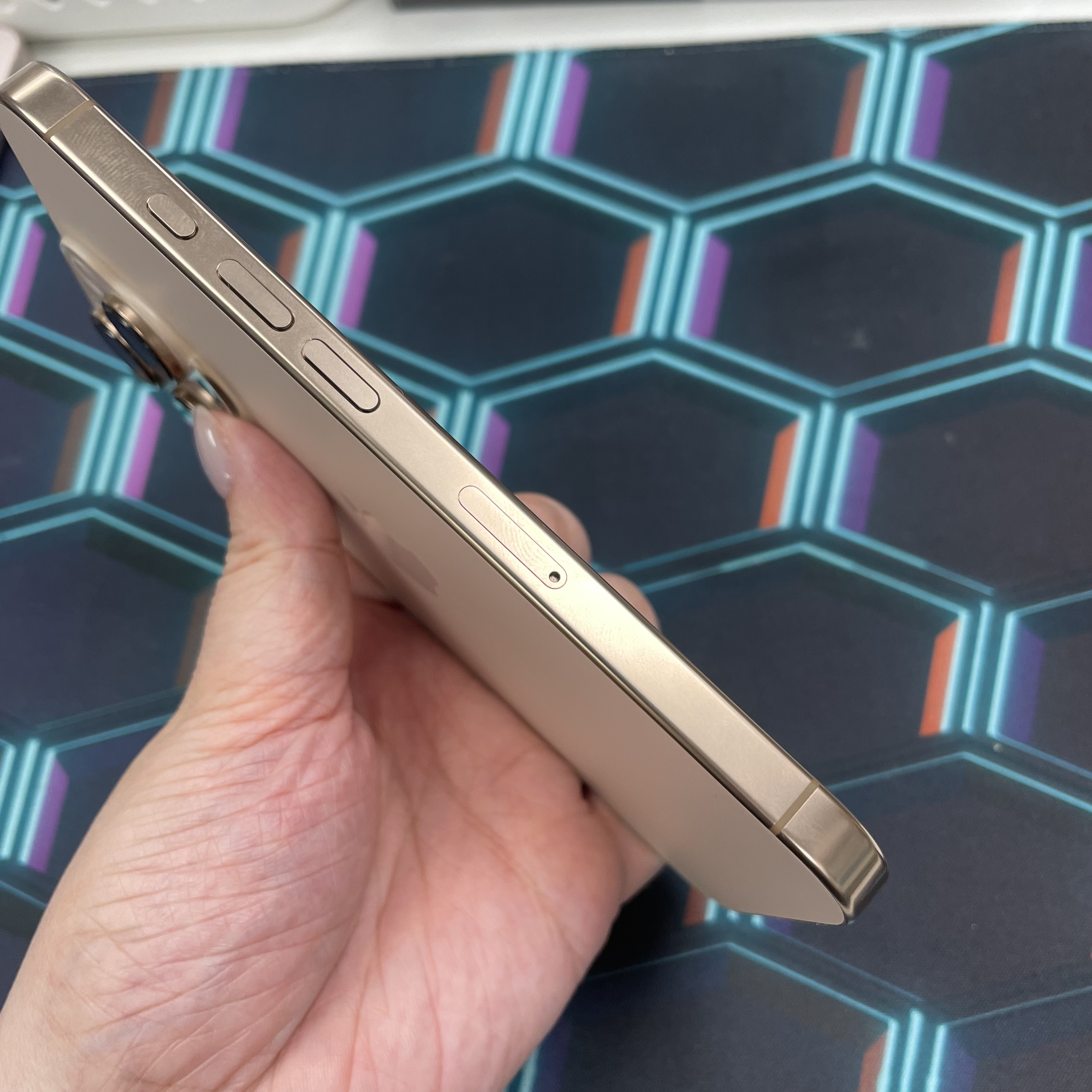 *6463 16 pro 完美機 128GB 電100 沙色 gold