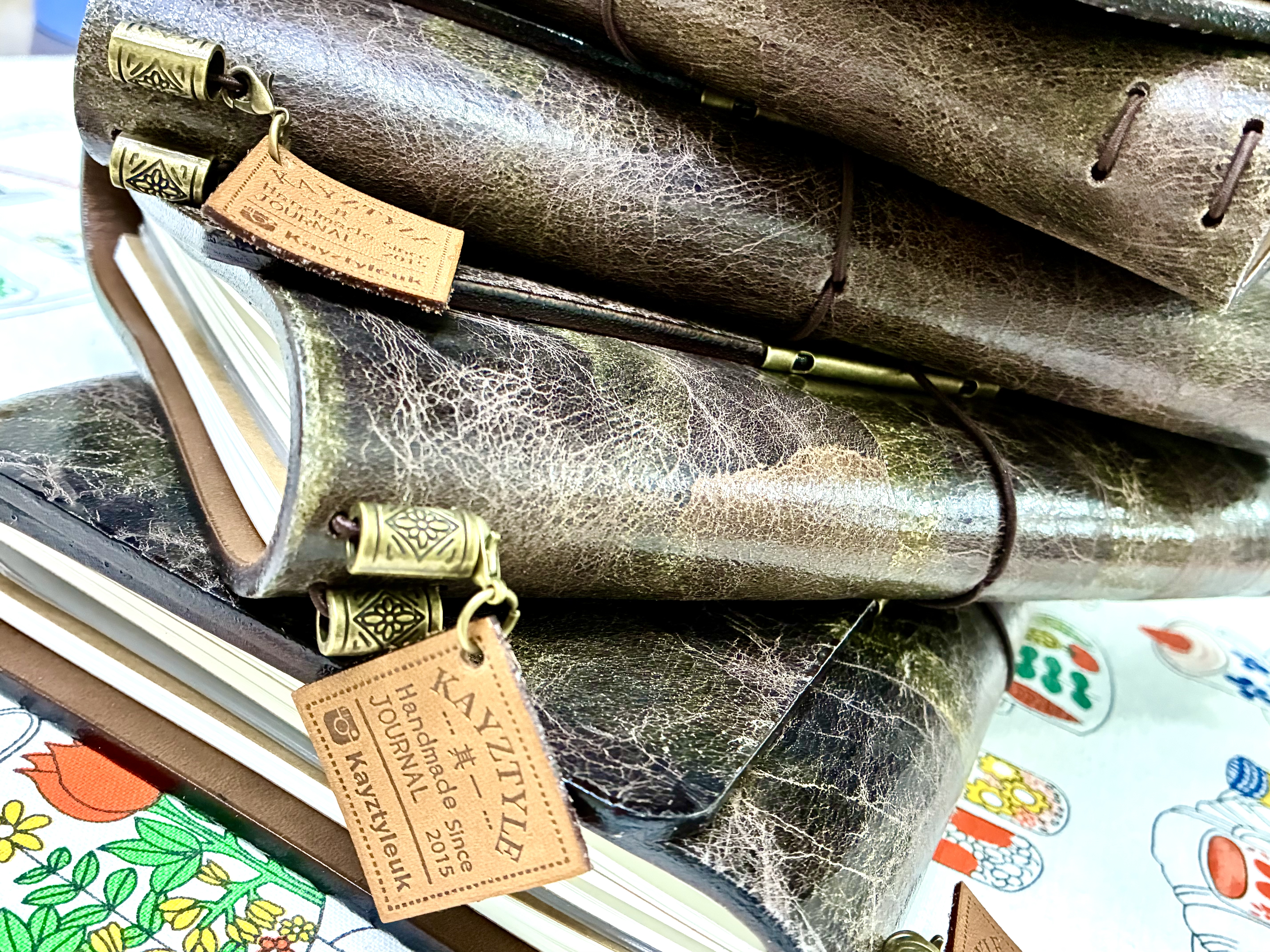 Write your story on something that lasts （3-fold)