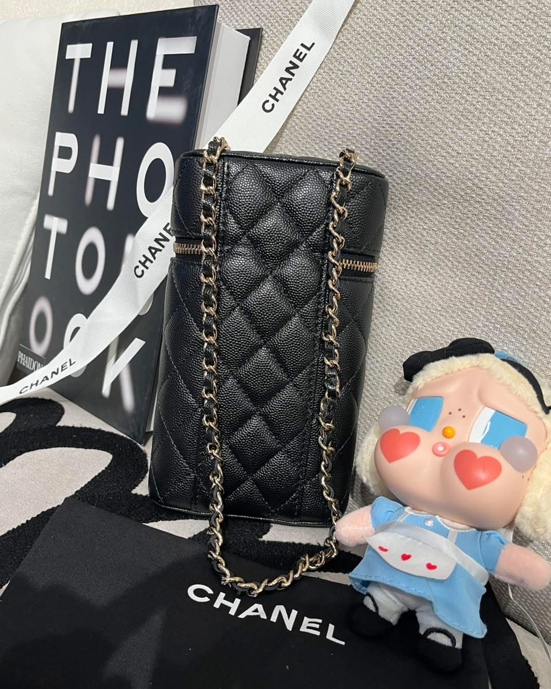 Chanel clutch on chain 黑色魚子醬牛皮金扣，100%Authentic ,99%new ✅31CARD✅dust bag✅盒