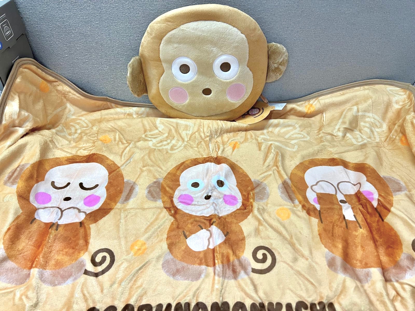 🌐 Sanrio global 限定馬騮仔頭型咕𠱸連收納毛氈