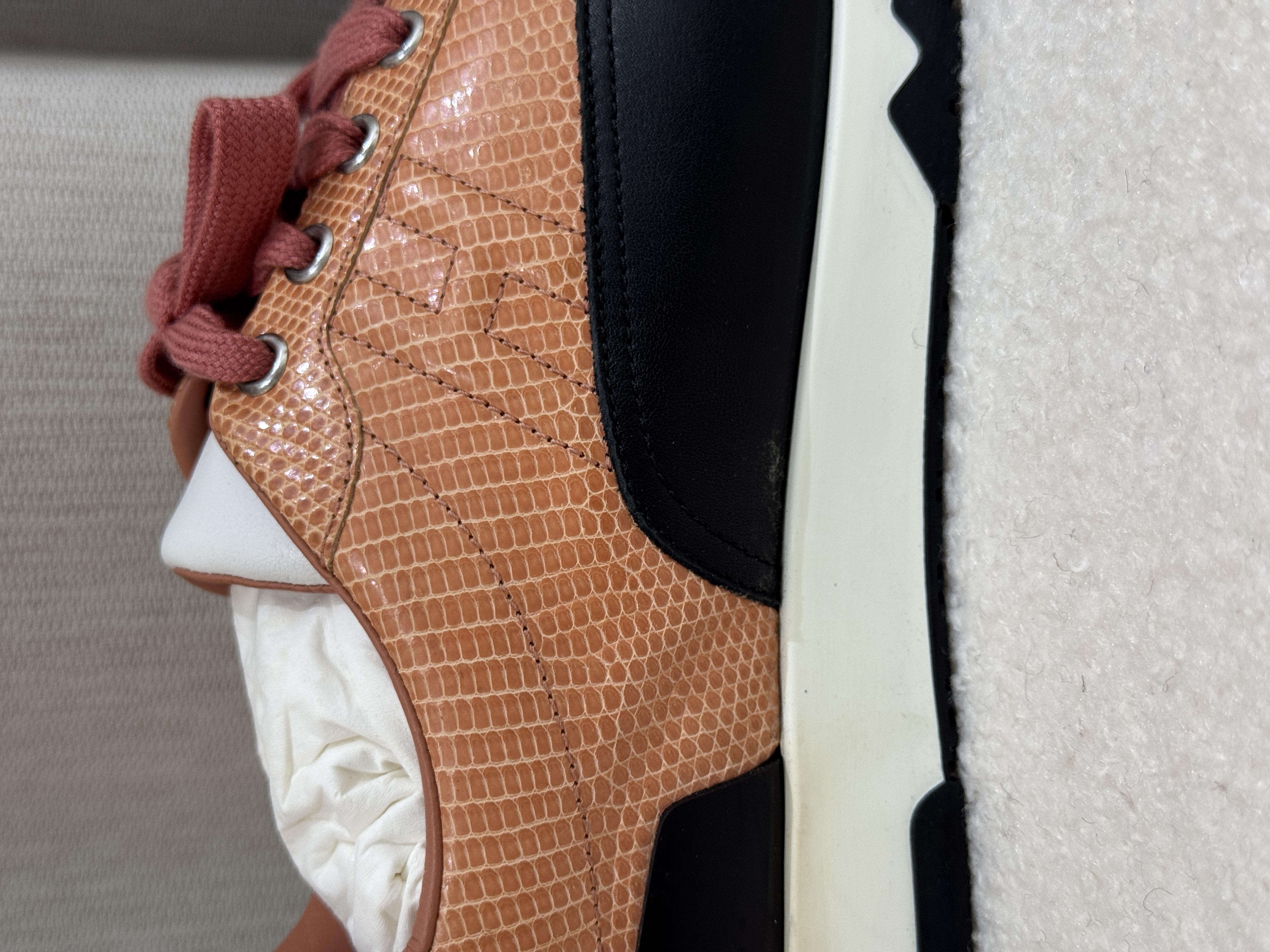 Pre-Owned HERMES Multicolor Trail Sneakers / Size 39 / Product Code : 26022134