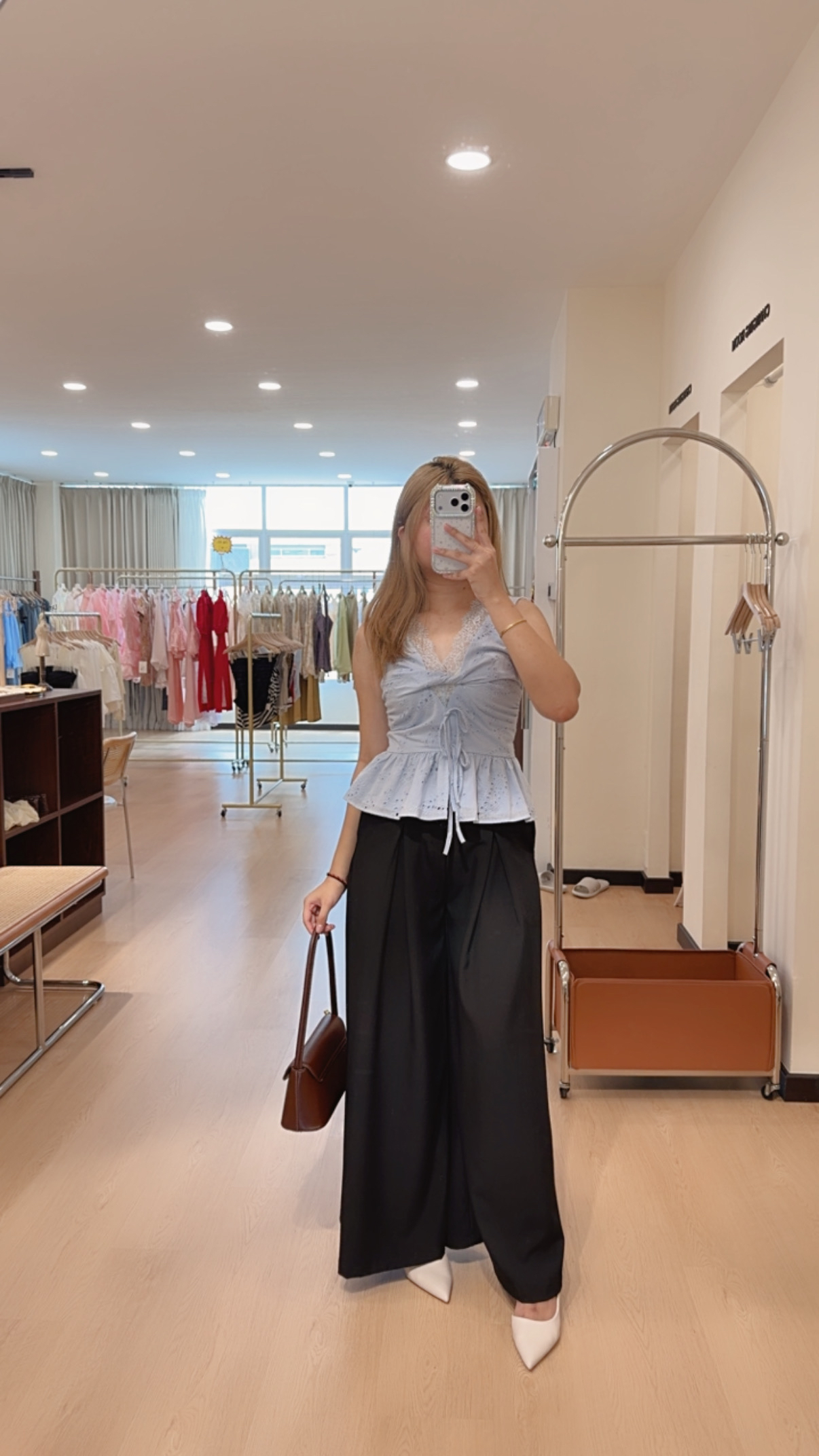 W8467无袖蕾丝上衣