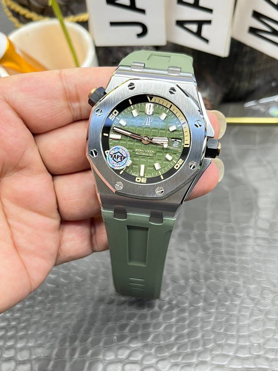 爱彼皇家橡树离岸型系列绿色橡胶表带男士自动机械腕表