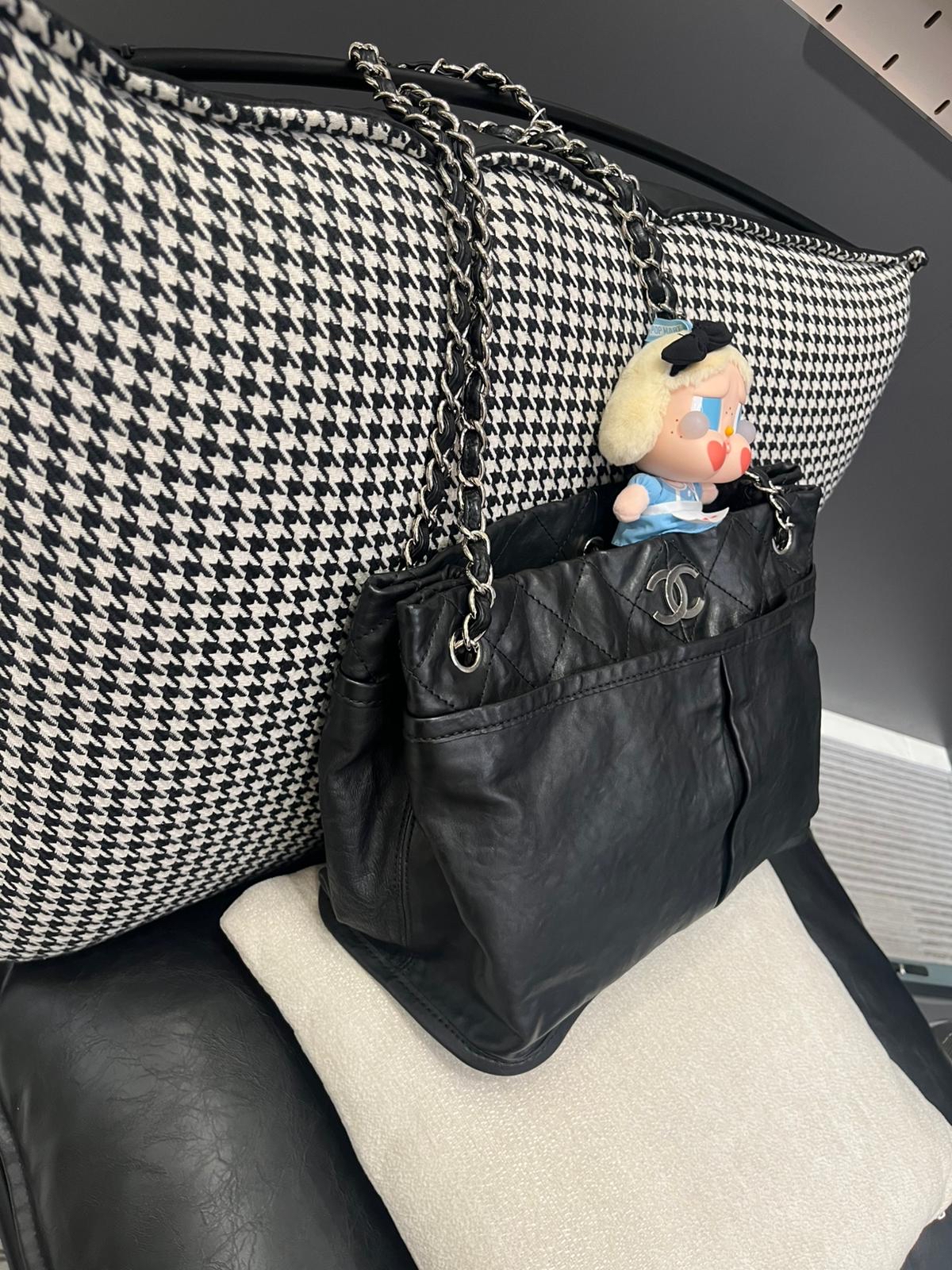 Chanel shoulder bag calfskin ,100%Authentic,95%new  ✅card✅dust bag  