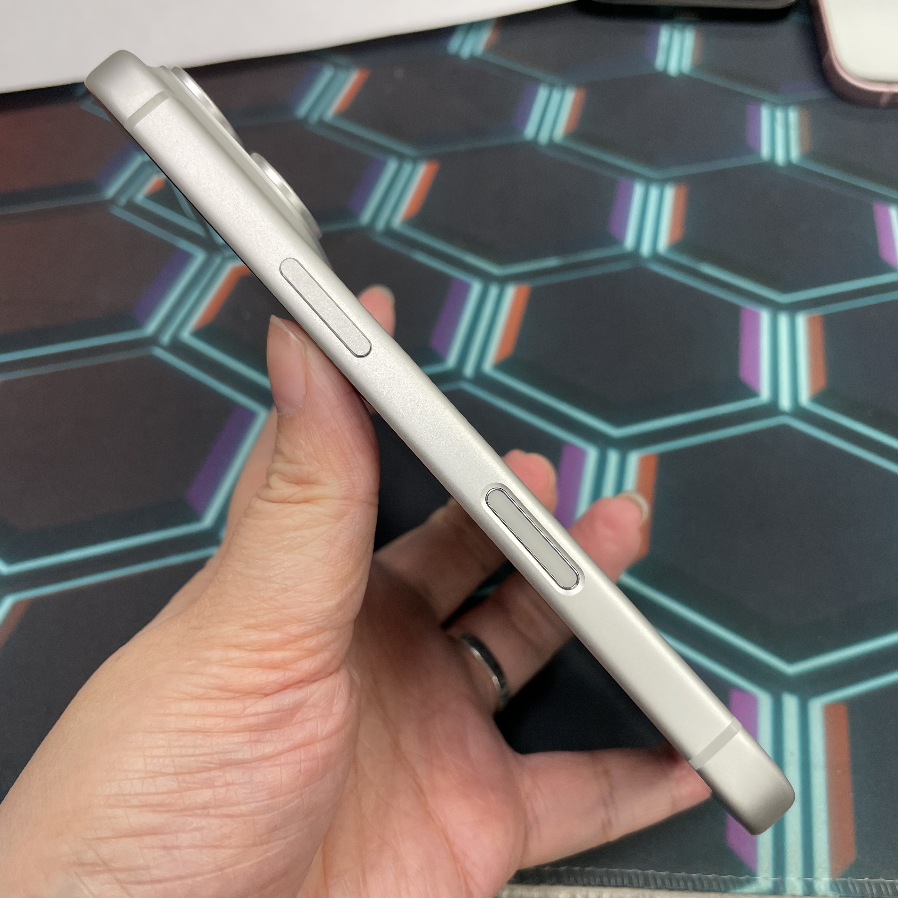 *8260 17 pro 完美機 電95 銀色 sliver
