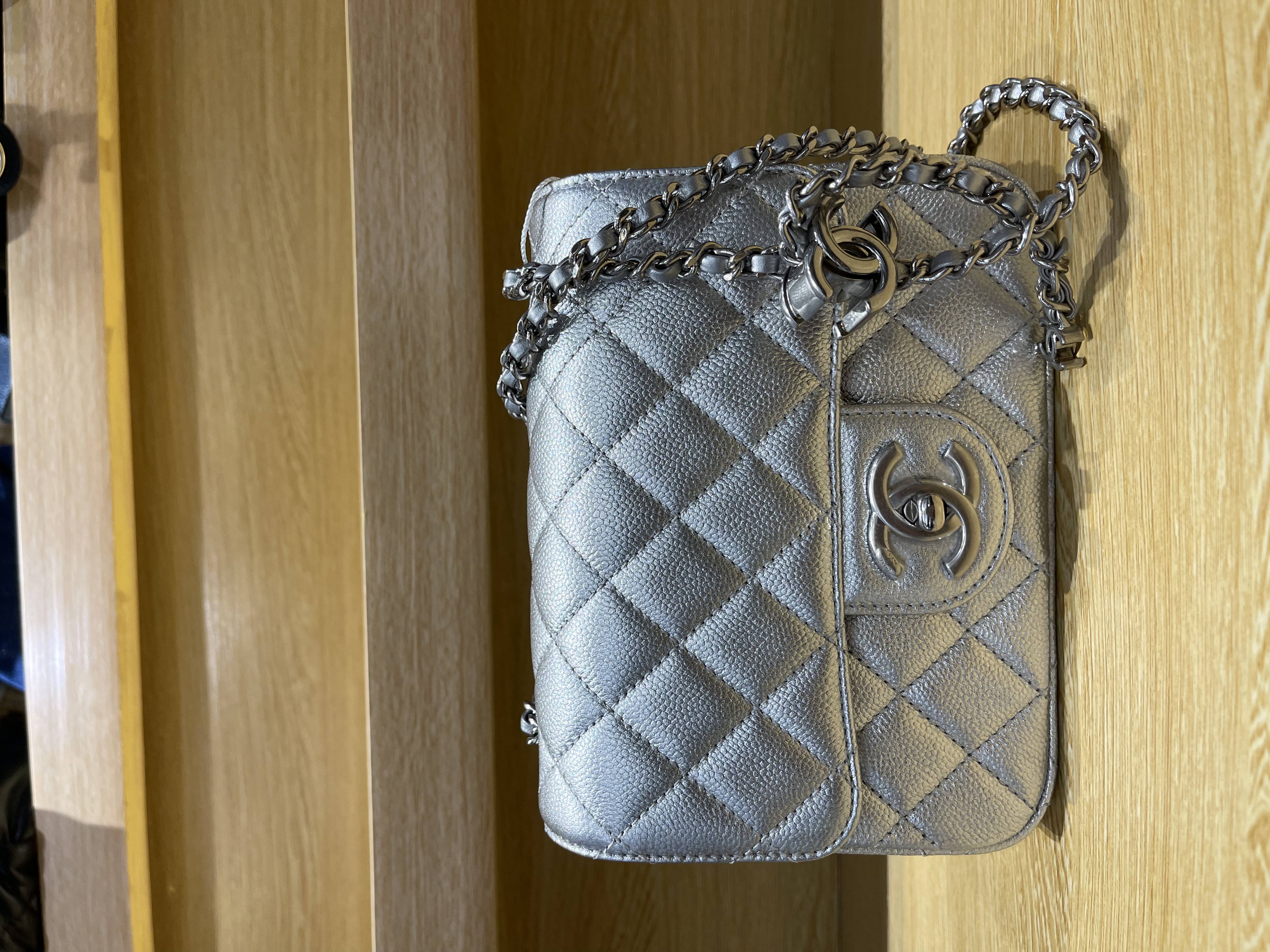 直播貨品 |  [1個-$100 2個-$300］JJ20