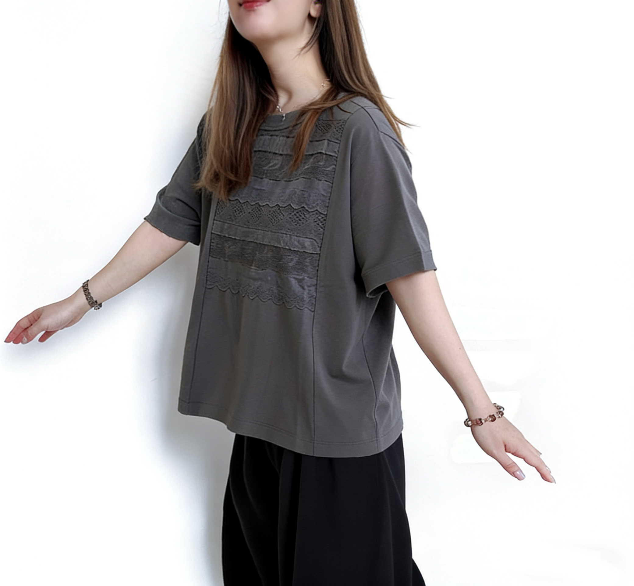 日系Lace刺繡Tee - 碳灰