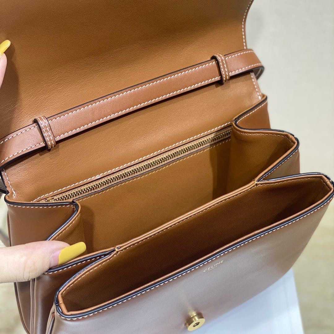 🔥大货实拍图 𝗖𝗘𝗟𝗜𝗡𝗘♥𝗧𝗔𝗕𝗢𝗨 型号：22*16*7cm 尺寸：196583