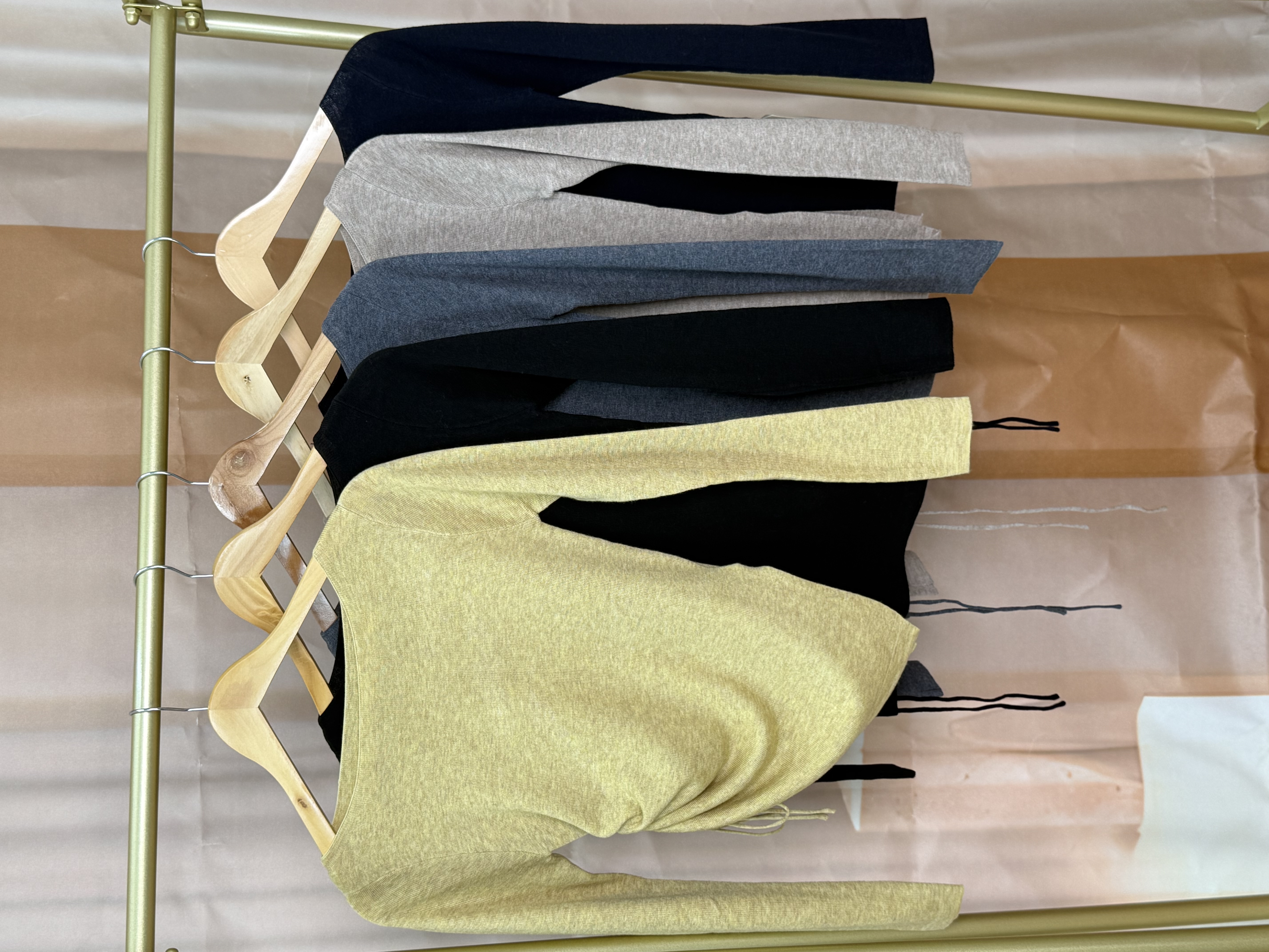 抽绳一字肩上衣