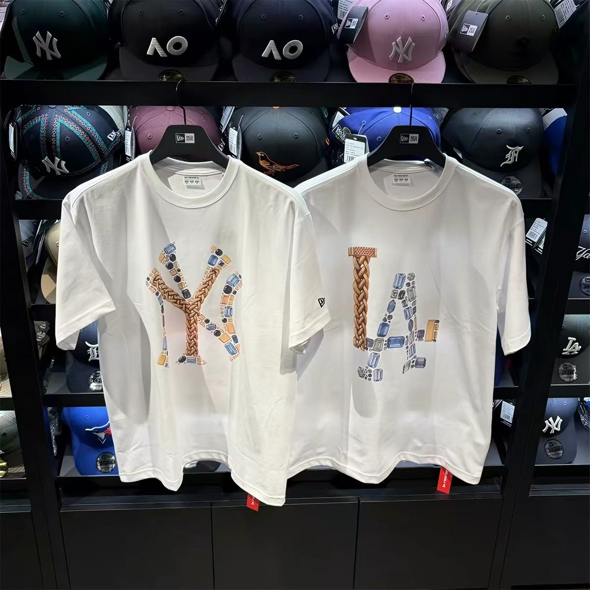 韓國NEW ERA 金鏈寶石拼接大LOGO印花短袖Tee