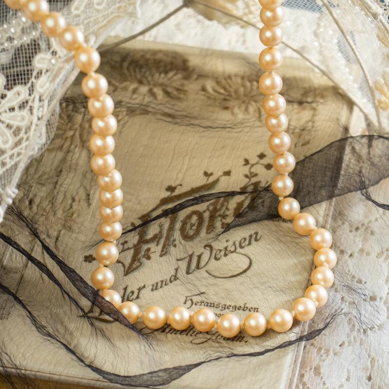 c.a. 1960s England Cream Yellow Glass Pearl Short Necklace (EC512)