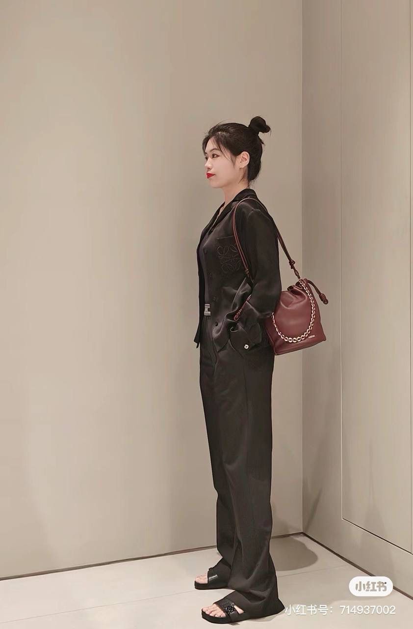 Loewe 罗意威 Flamenco Bucket 迷你水桶包