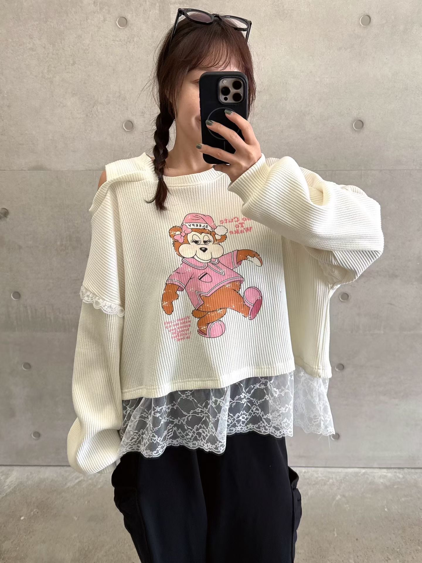 Bora monkey lace 邊top