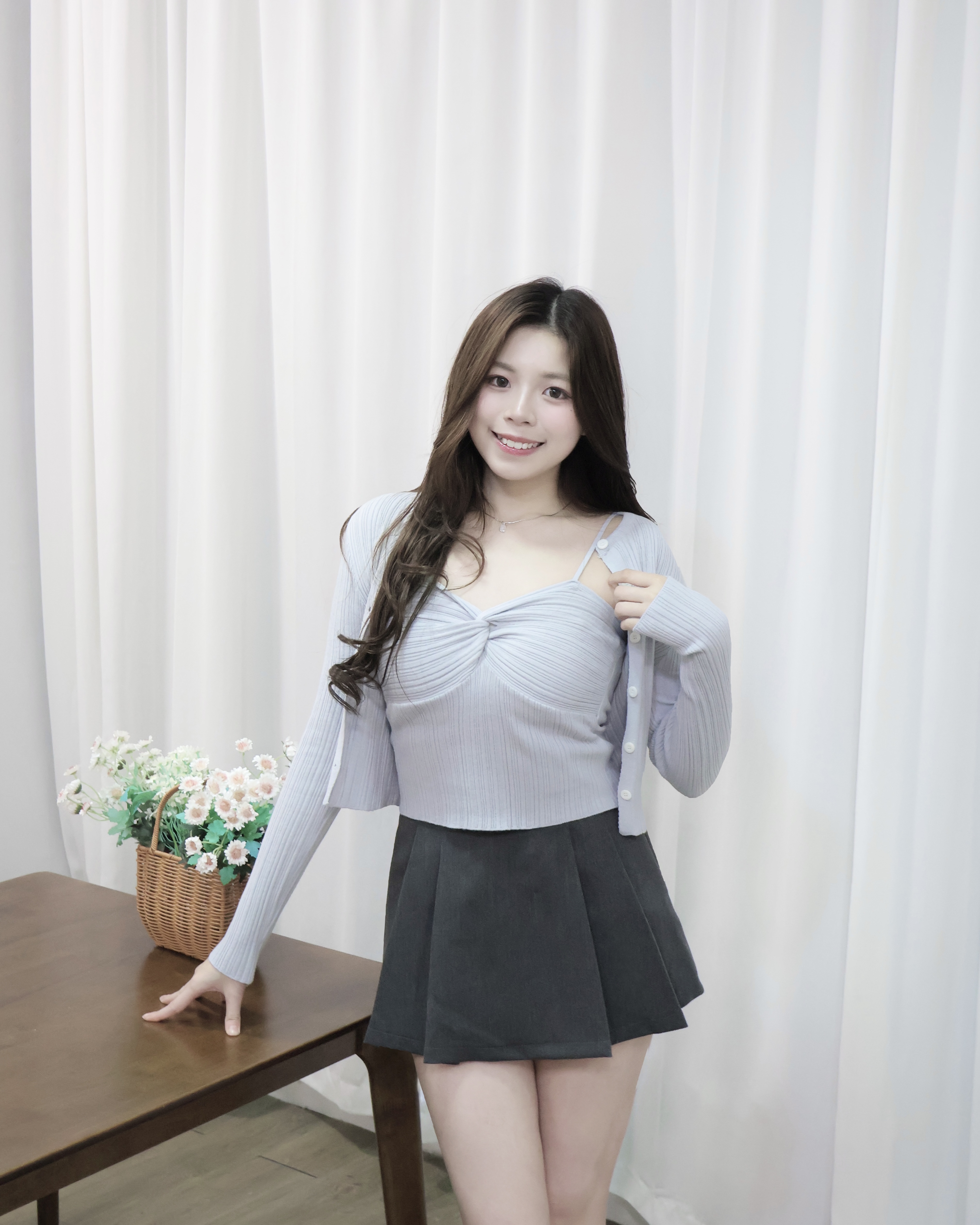  【🔥小胸女恩物♡～小心機扭結設計～顯身材直紋套裝🩵】 Love More Twist Crop Top Set(兩色入)