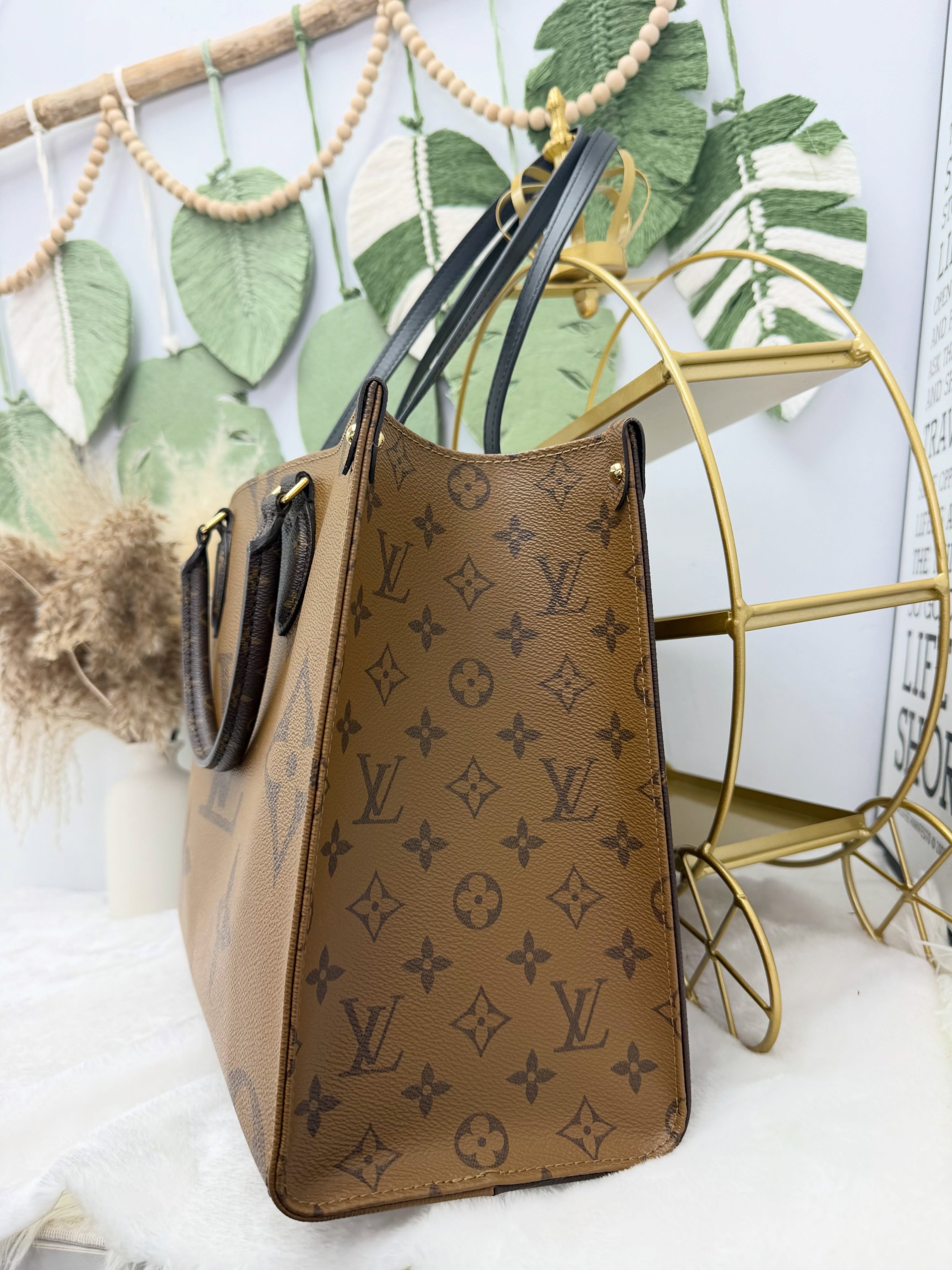 Lv👜 PRE OWNED 🛍️onthego中號 焦糖雙面大花拼色 tote 🤎