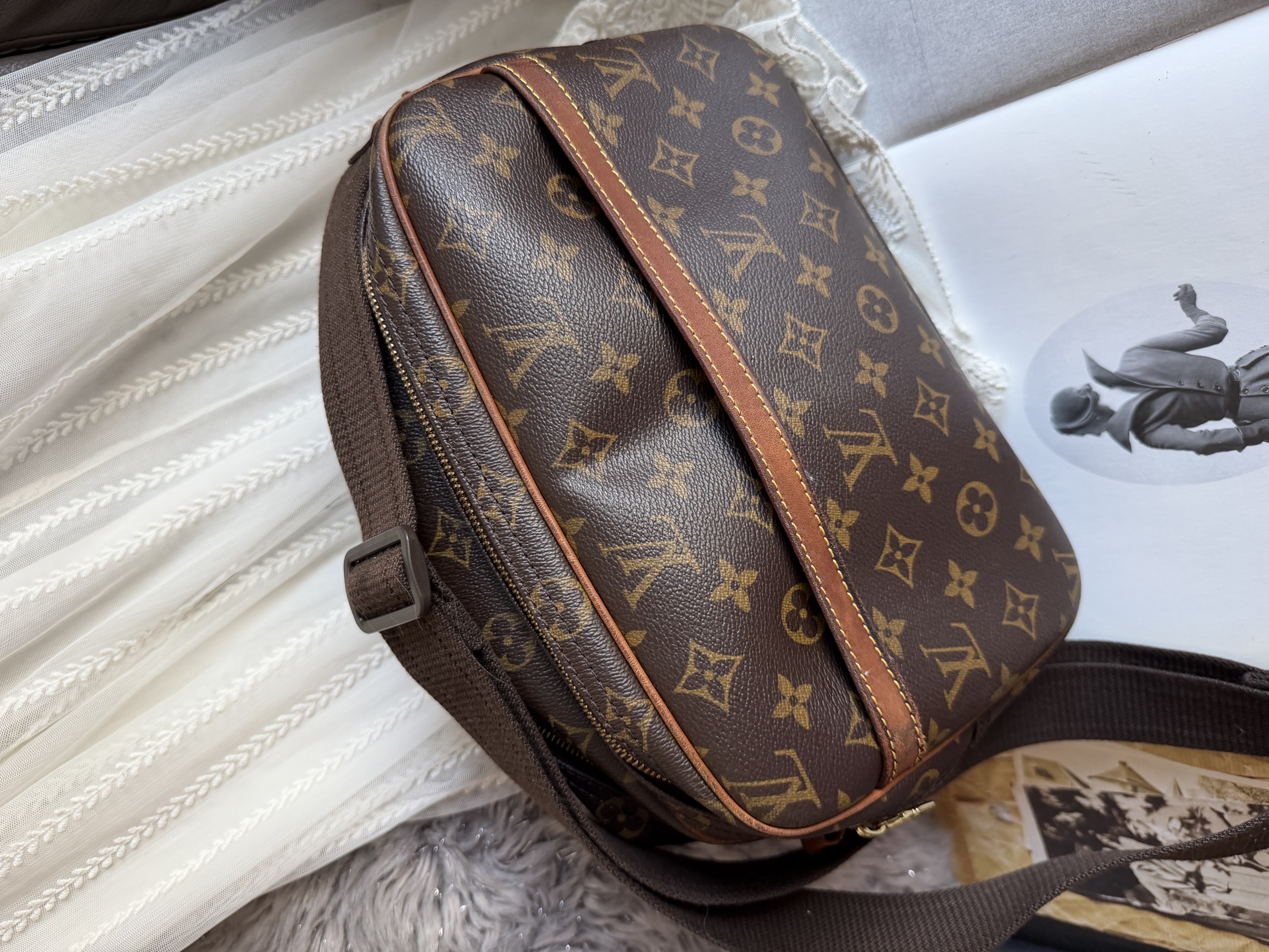 Lv monogram reporter bag 