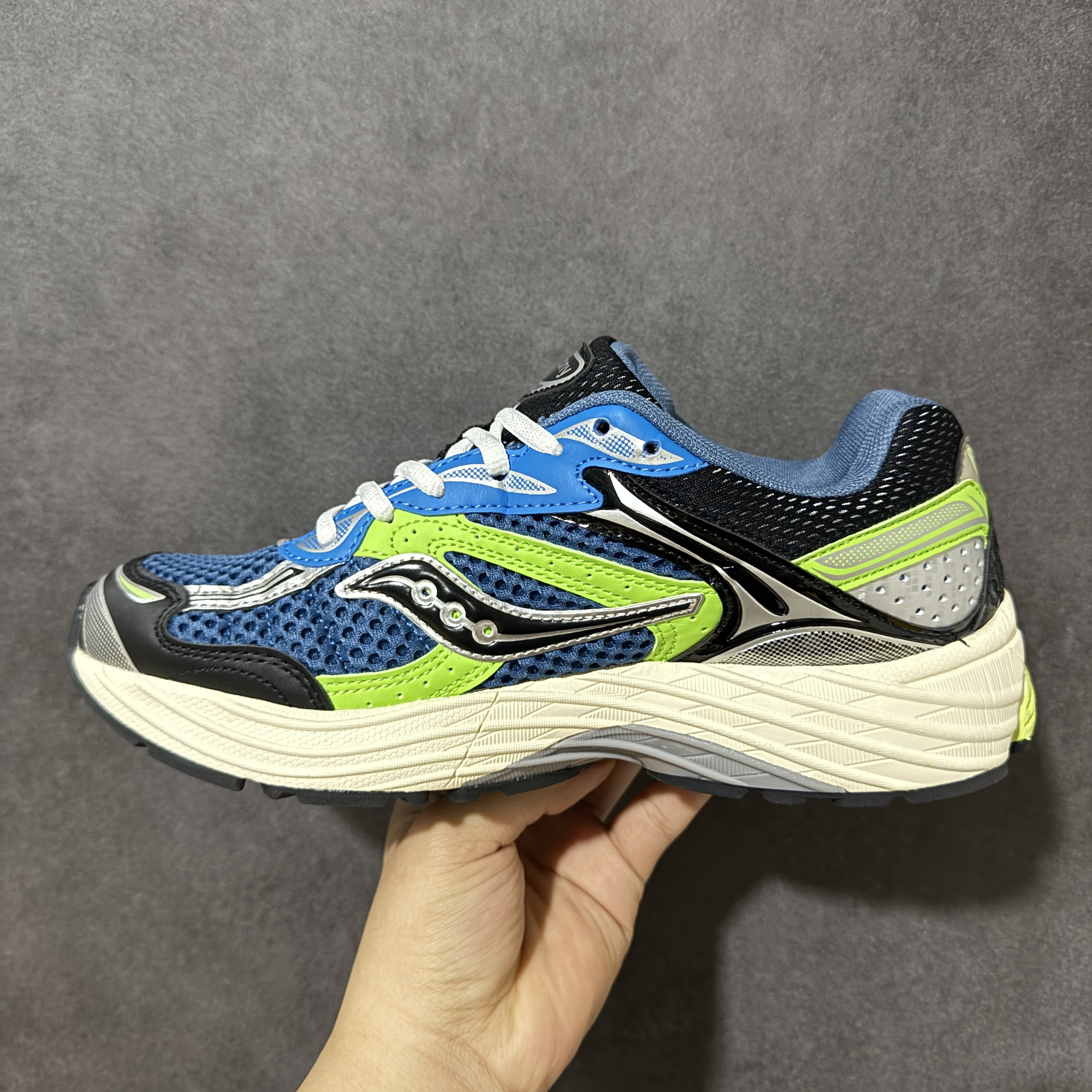 Saucony ProGrid Omni 9 OG