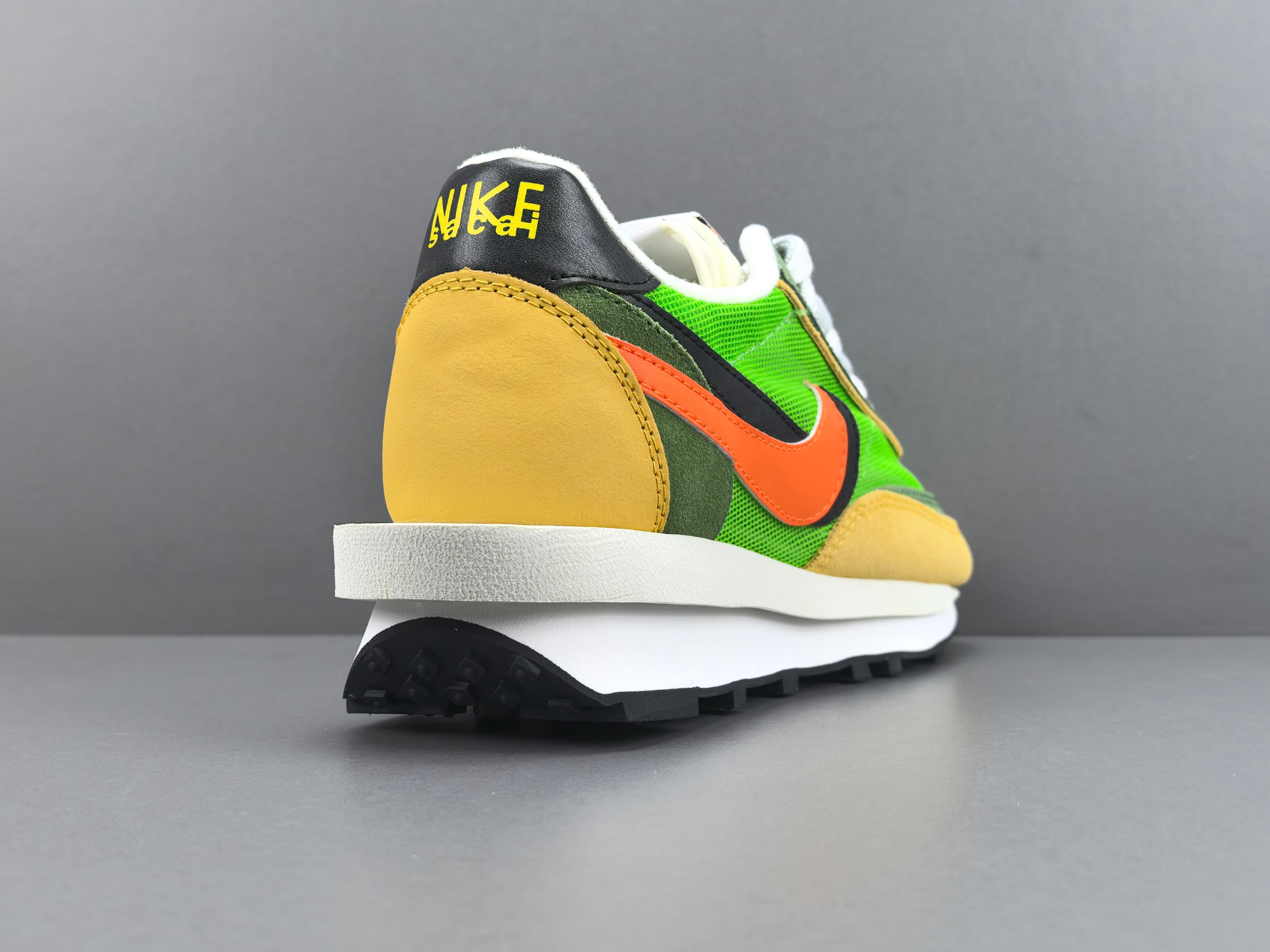 Nike LDWaffle sacai Green Gusto BV0073-300