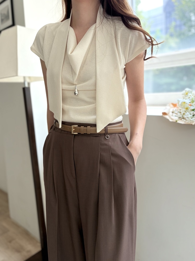 The Daily Tie Detail Top (Cream)