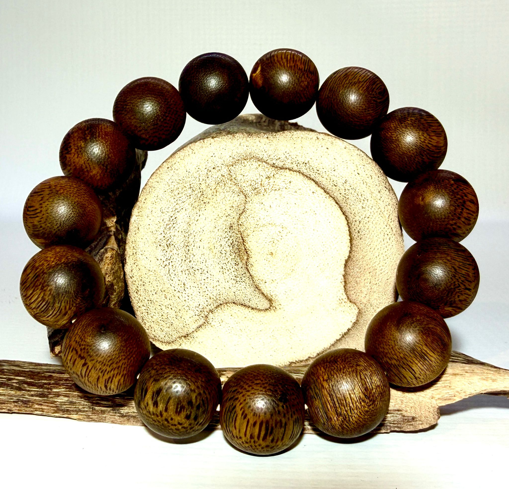 沉香手串15mm重22克 掌櫃私藏!10星級之選 (限香港地區發售及實體店交收)