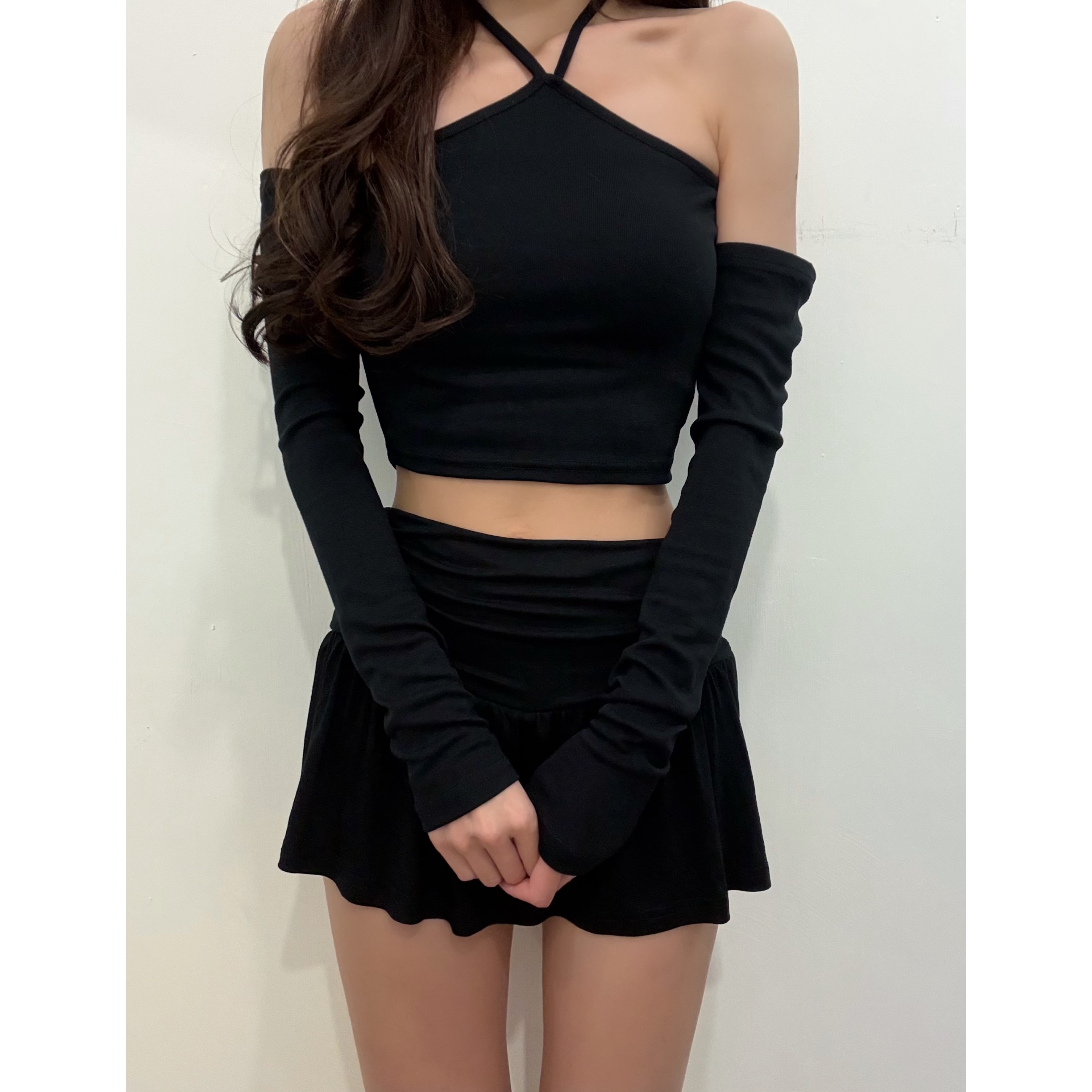 新品價3月26截🖤《O/S X NECK CROP》 2603L