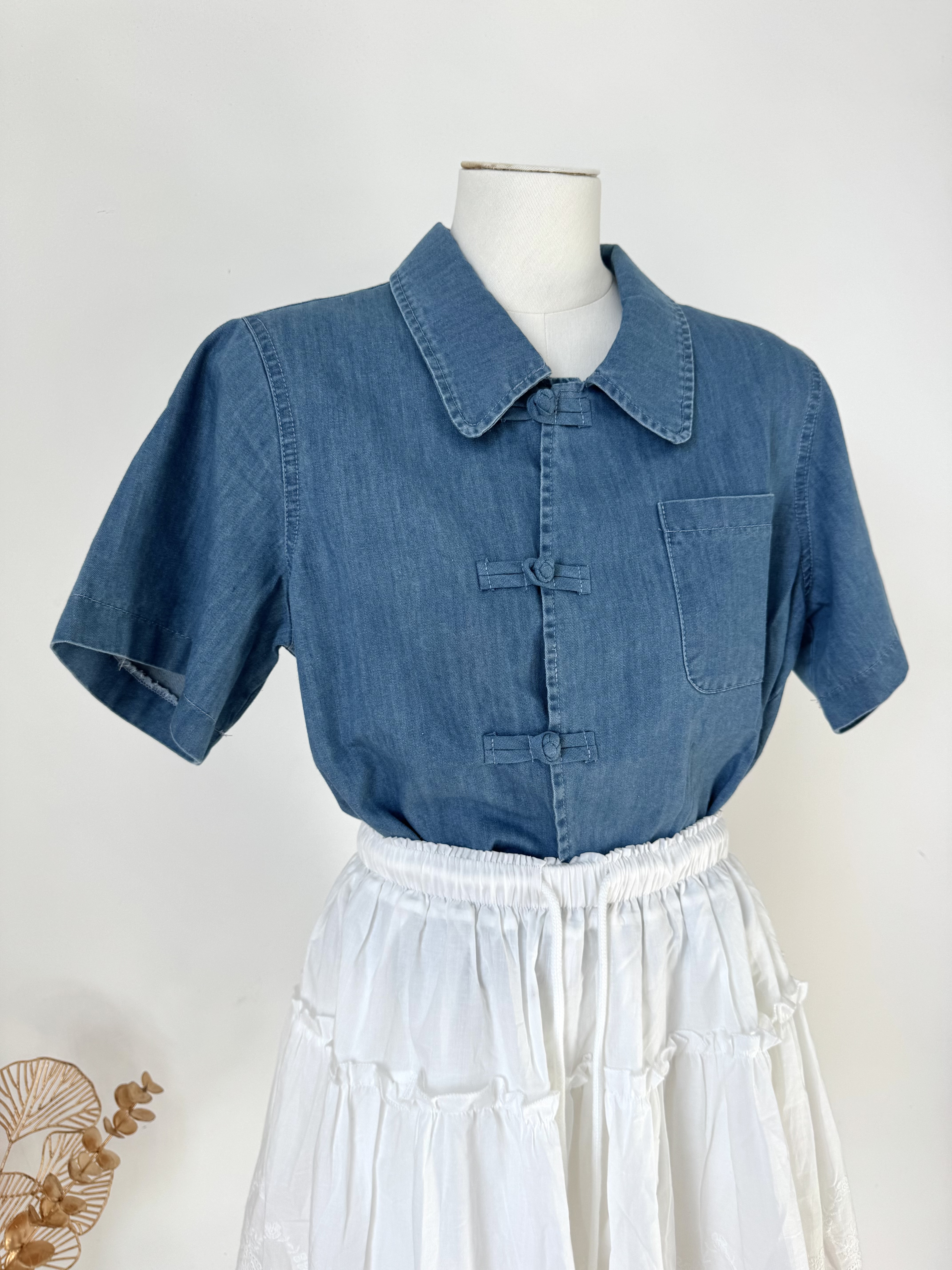 Oriental Polo Denim Blouse 新中式盘扣牛仔上衣 (1 colour )