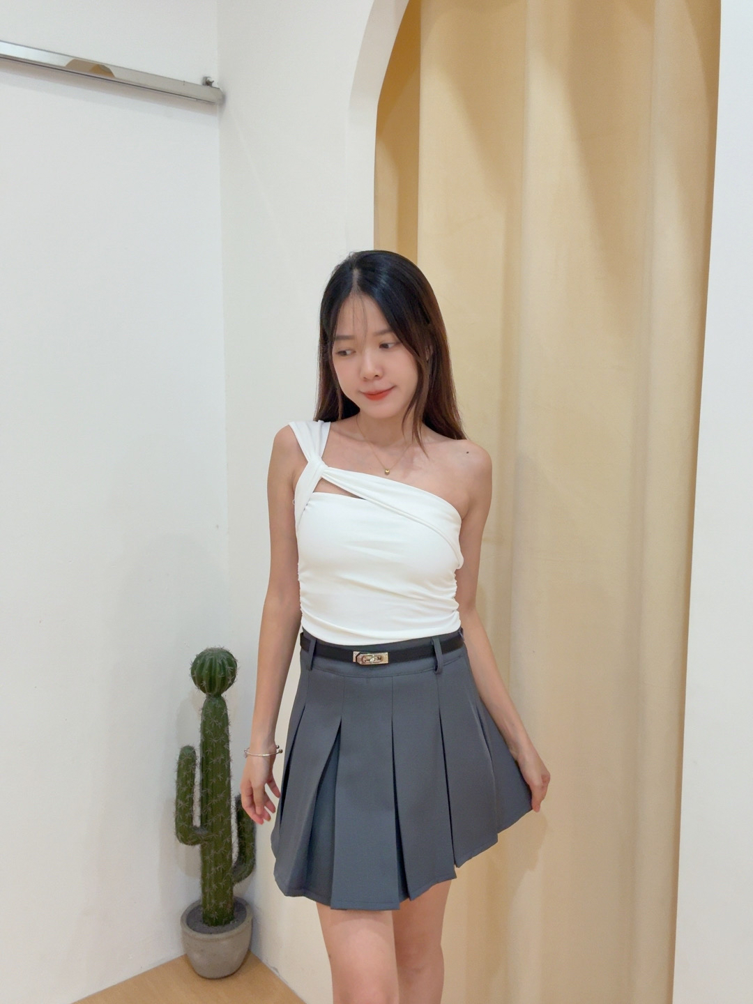 单肩气质修身背心上衣 R2971