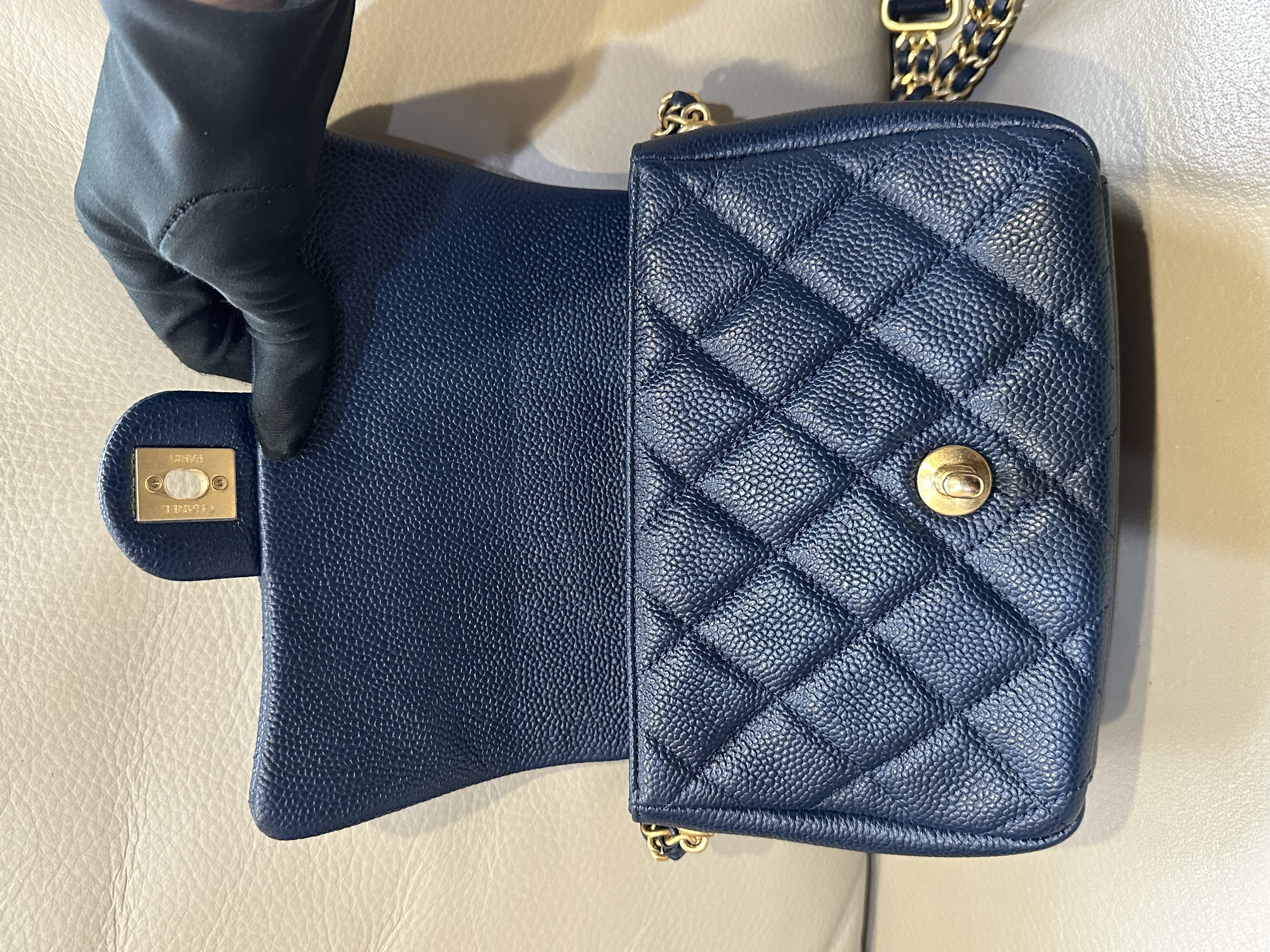 Pre-Owned Chanel Matelassé Chain Soul Flap Bag / Product Code: 26040520