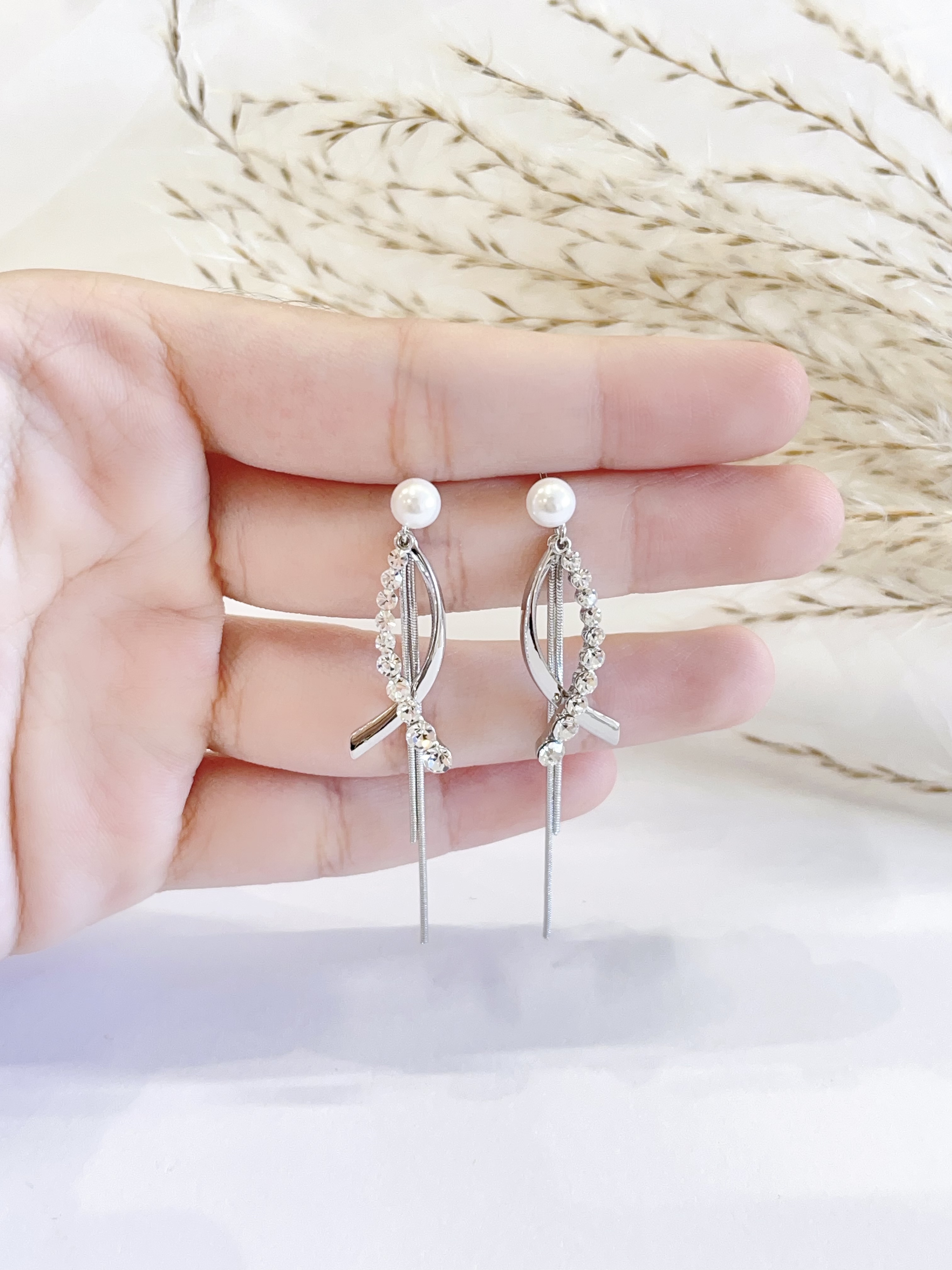 冷淡风长款交叉流苏镶钻耳环