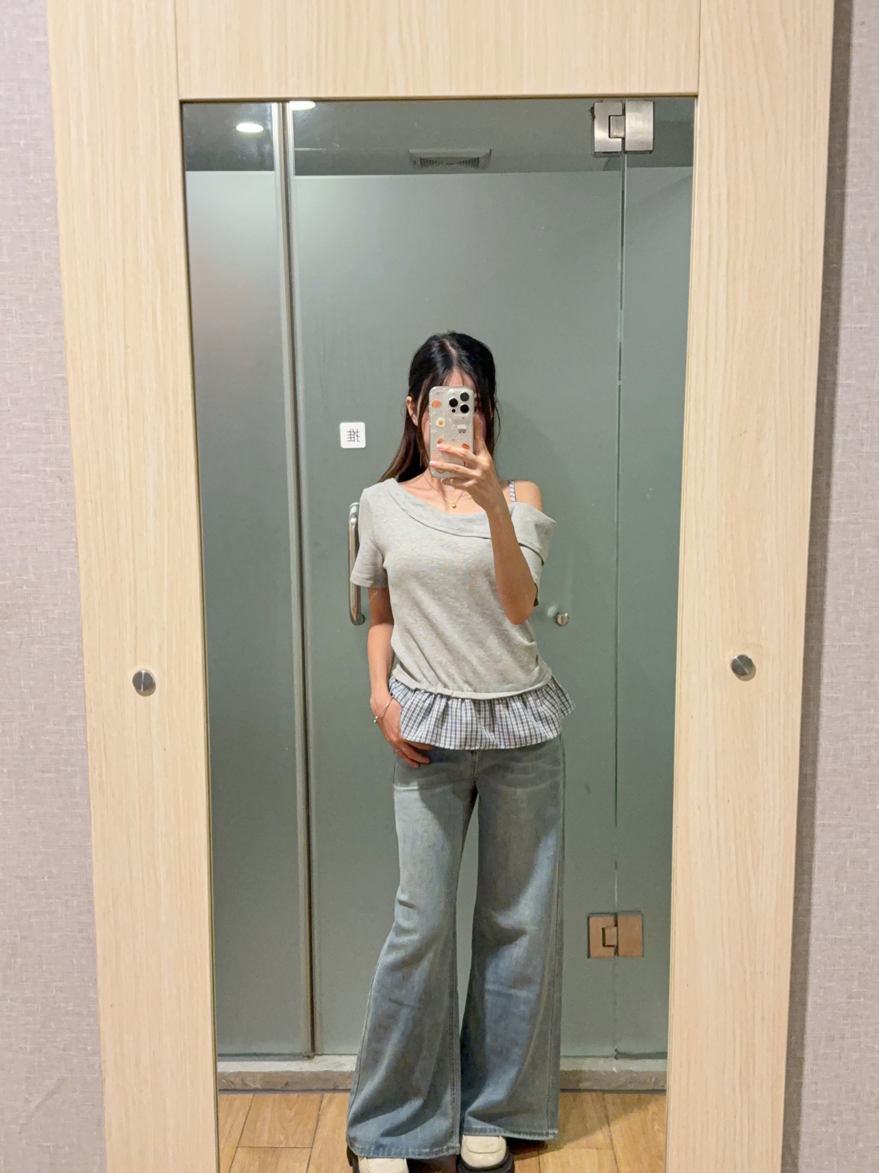 斜肩格纹并接假两件上衣R2973