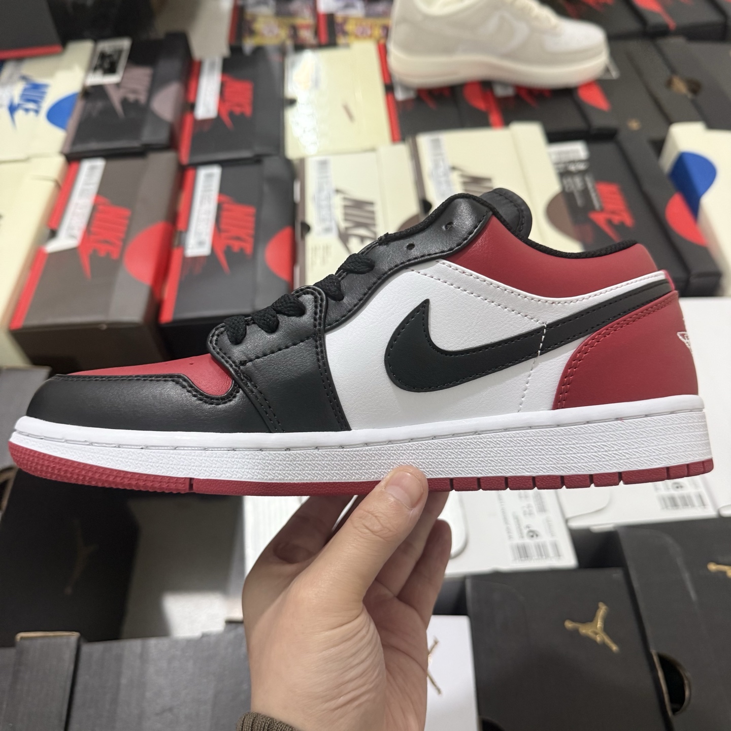 Nike Air Jordan 1 Low "Bred Toe" 553558-612